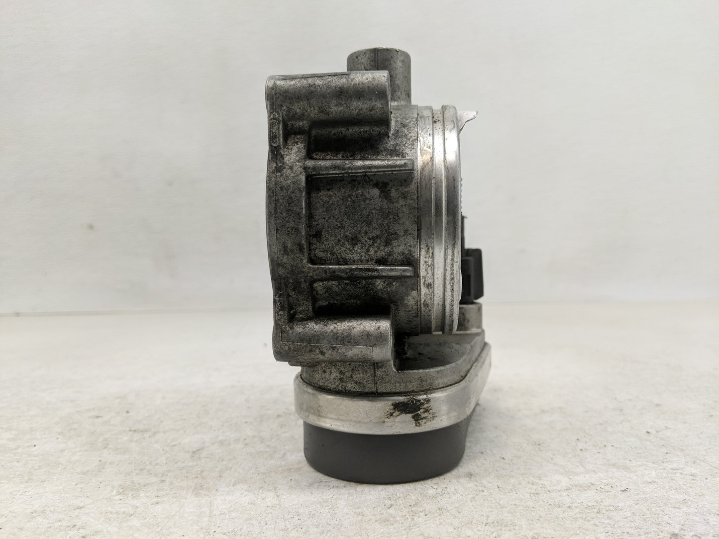 2006 Bmw 325ci Throttle Body Fits OEM Used Auto Parts - Oemusedautoparts1.com