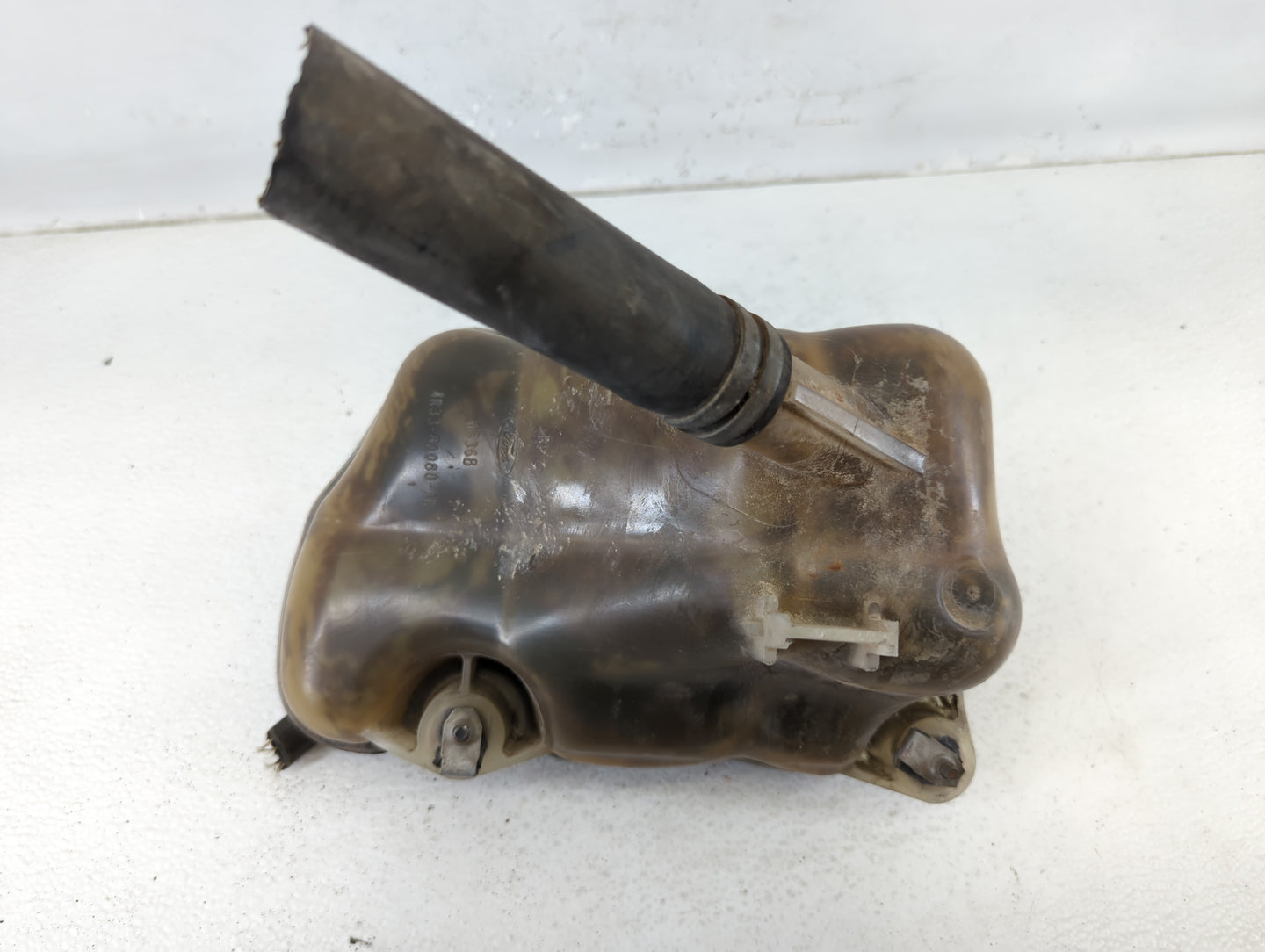 Bmw 325ci Windshield Washer Fluid Reservoir Bottle Oem - Oemusedautoparts1.com