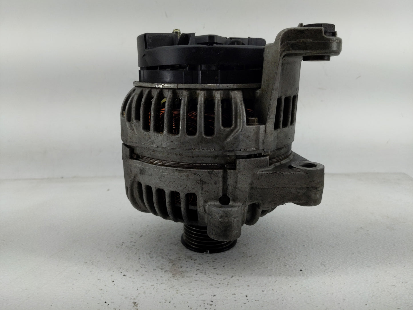 2001-2006 Bmw 325i Alternator Replacement Generator Charging Assembly Engine OEM P/N:7519618-03 0 986 041 814 Fits OEM Used 