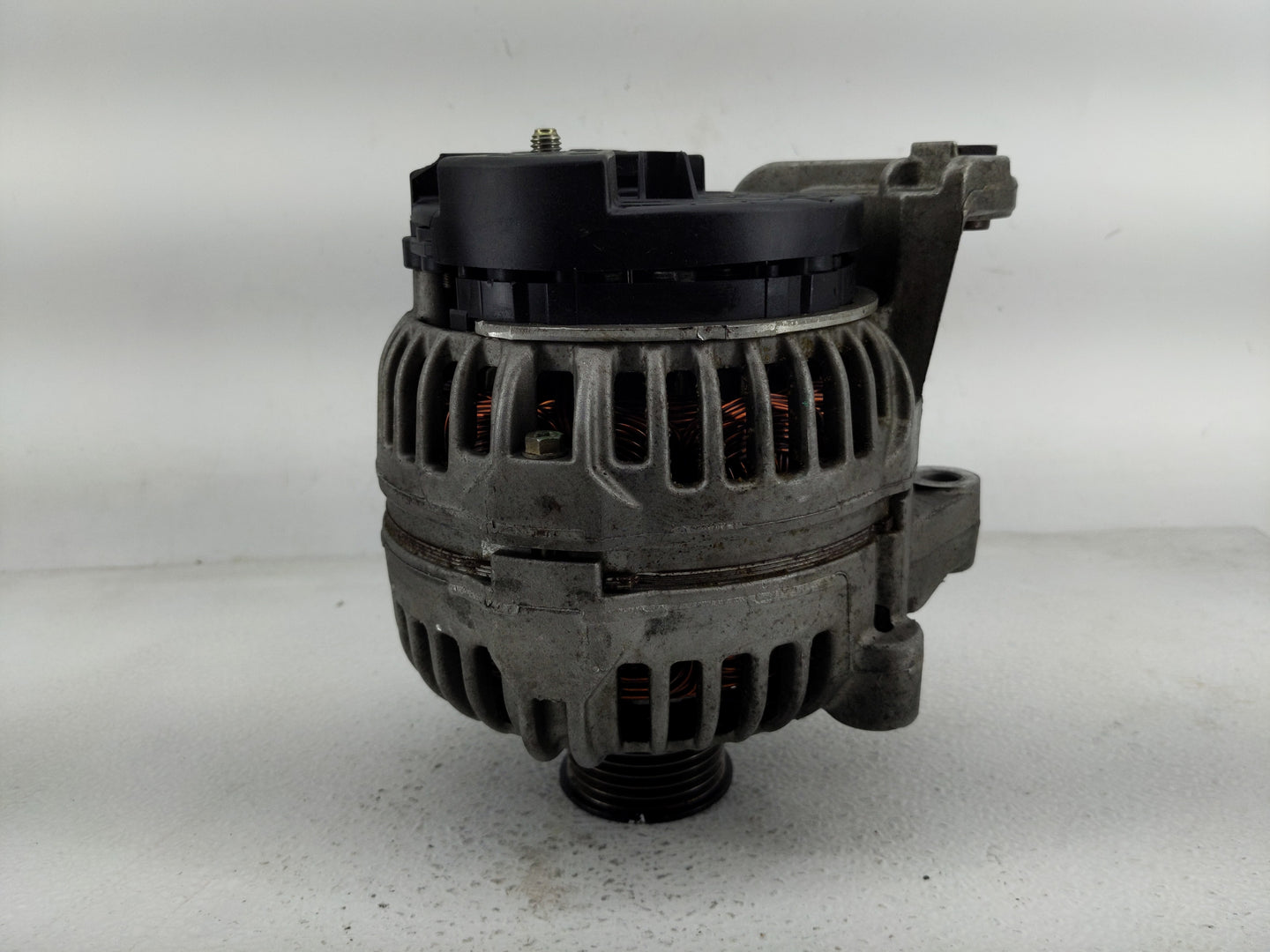 2001-2006 Bmw 325i Alternator Replacement Generator Charging Assembly Engine OEM P/N:7519618-03 0 986 041 814 Fits OEM Used 