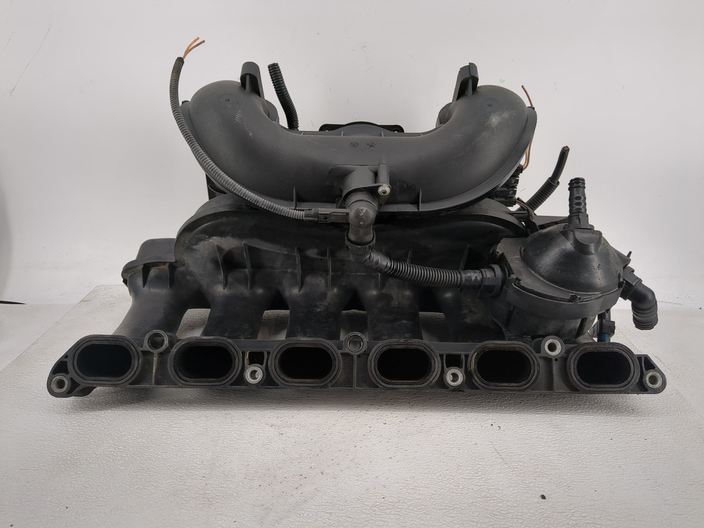 2006 Bmw 325i Air Intake Manifold Fits OEM Used Auto Parts - Oemusedautoparts1.com