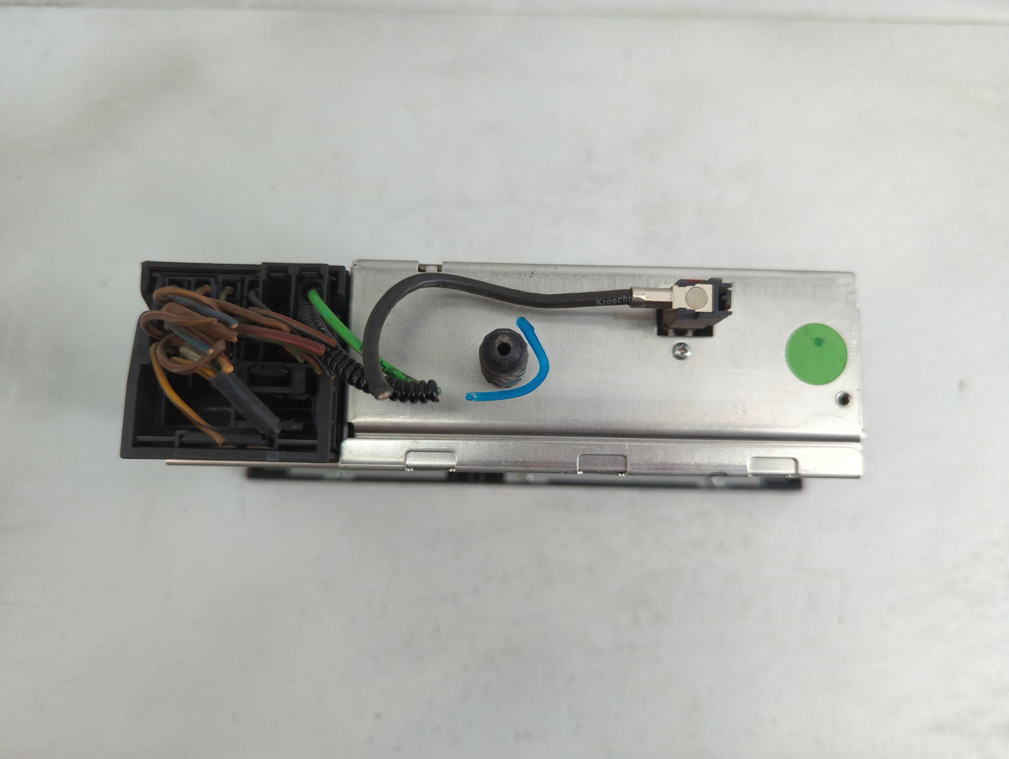 2006 Bmw 325i Radio AM FM Cd Player Receiver Replacement P/N:65.12-6 975 013 Fits OEM Used Auto Parts - Oemusedautoparts1.co