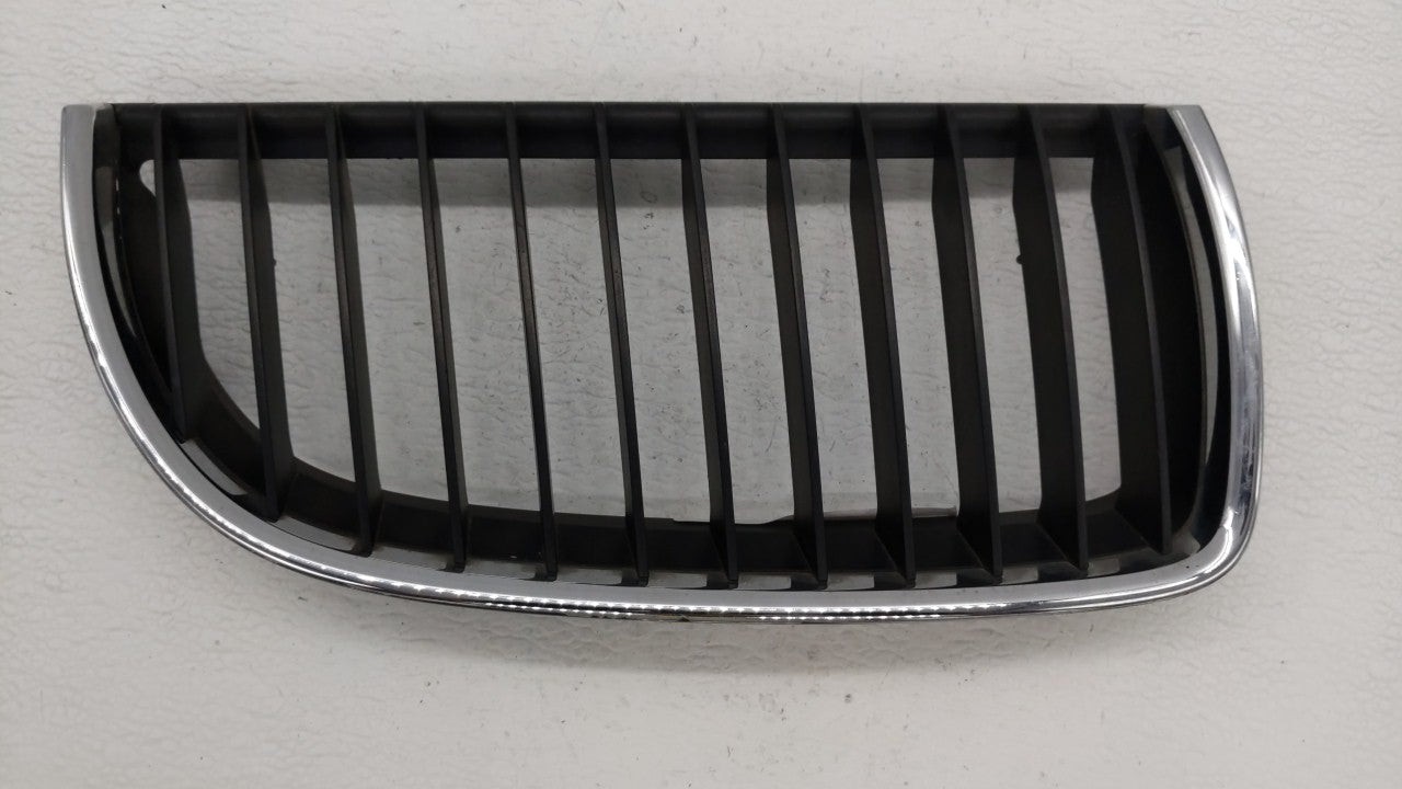 2006-2006 Bmw 325i Front Grille Bumper Not Included - Oemusedautoparts1.com