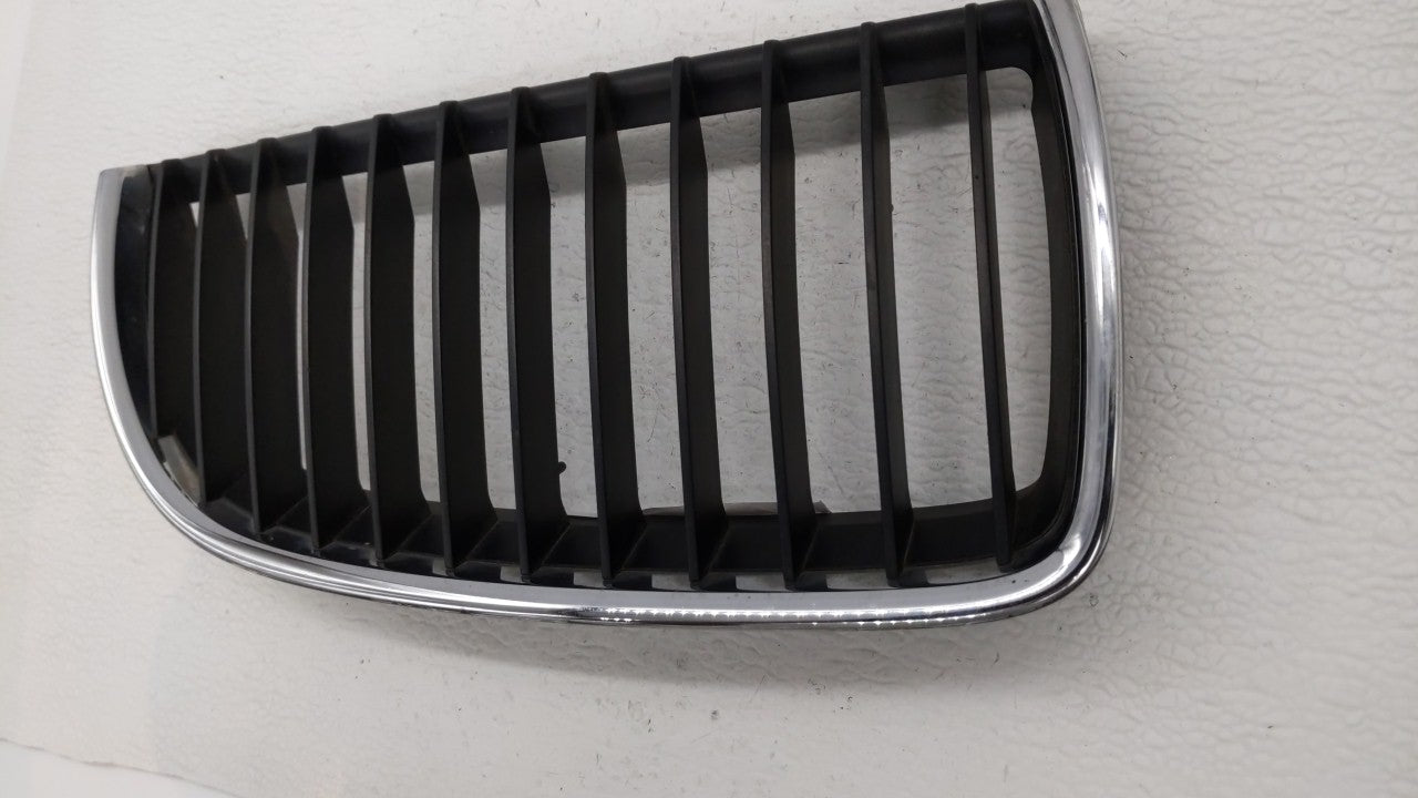 2006-2006 Bmw 325i Front Grille Bumper Not Included - Oemusedautoparts1.com