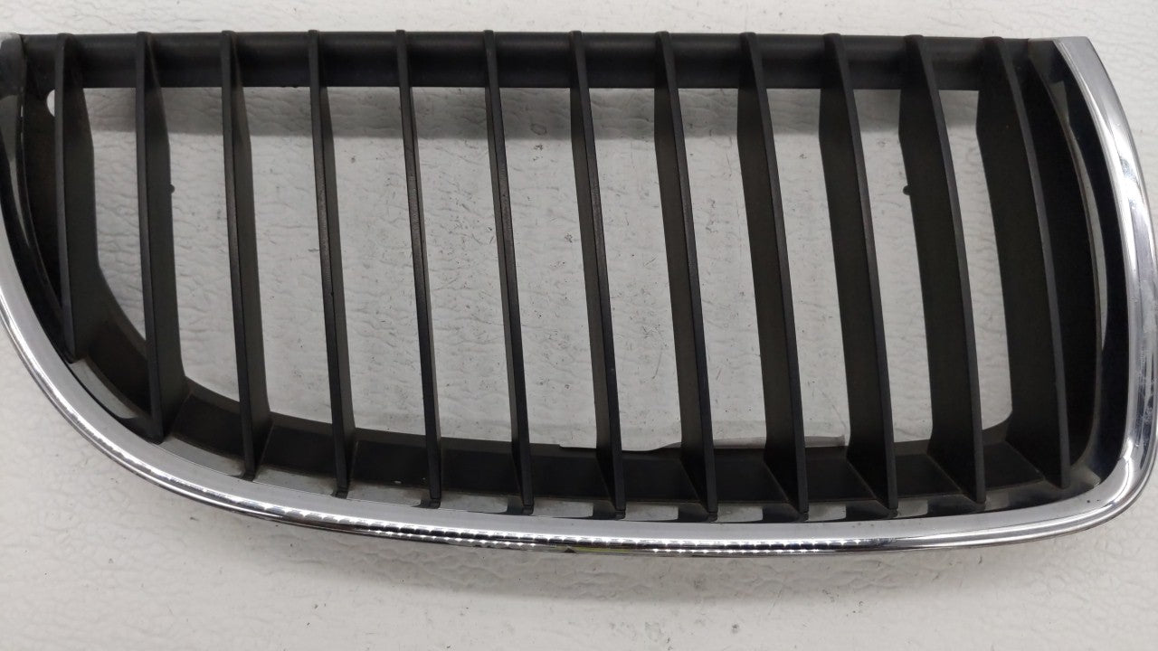 2006-2006 Bmw 325i Front Grille Bumper Not Included - Oemusedautoparts1.com