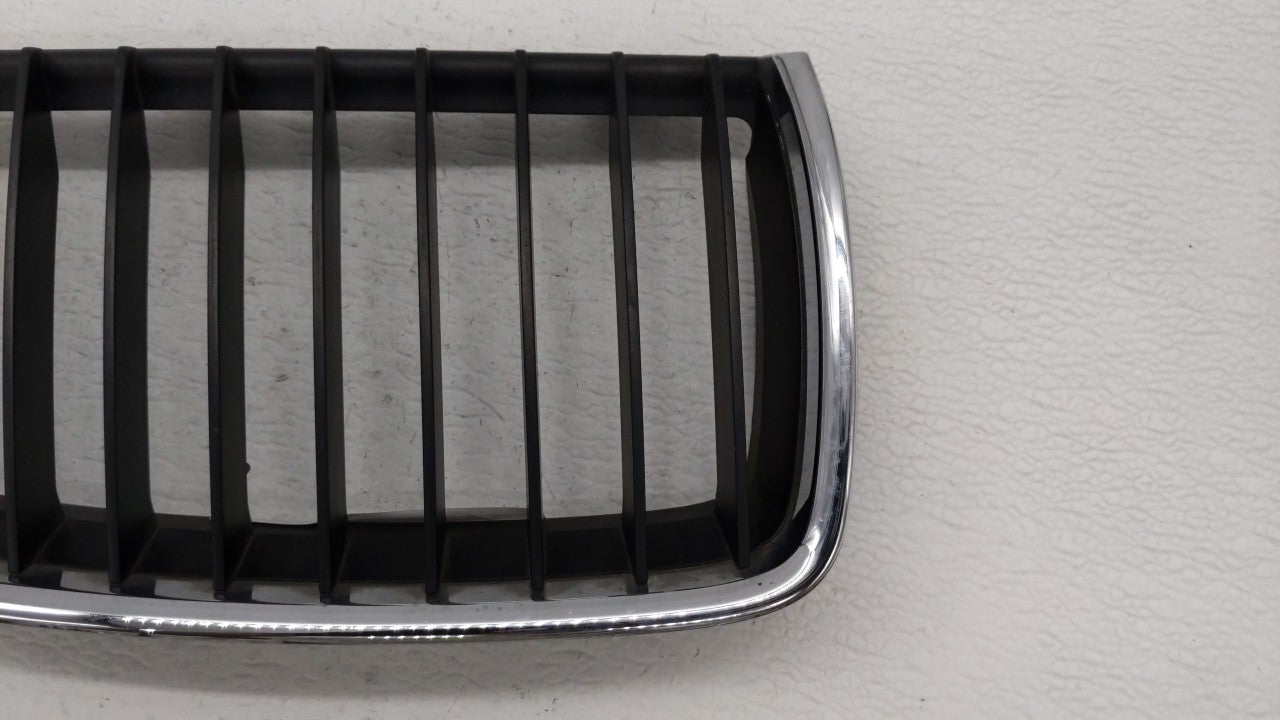 2006-2006 Bmw 325i Front Grille Bumper Not Included - Oemusedautoparts1.com