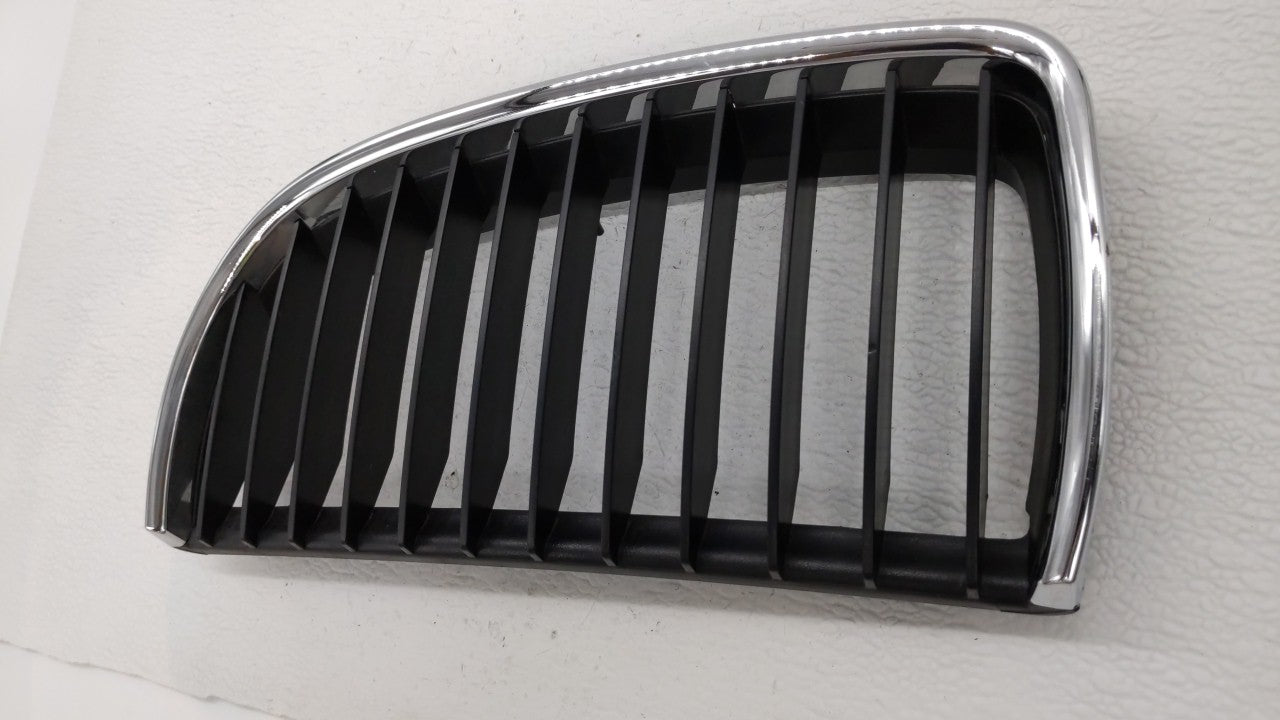 2006-2006 Bmw 325i Front Grille Bumper Not Included - Oemusedautoparts1.com