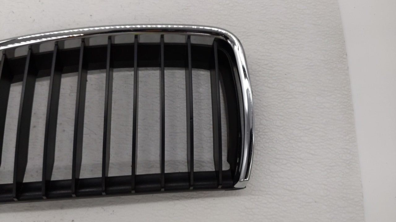 2006-2006 Bmw 325i Front Grille Bumper Not Included - Oemusedautoparts1.com