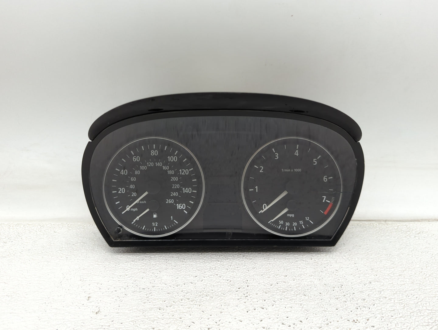 2006 Bmw 325i Instrument Cluster Speedometer Gauges P/N:6974667-01 IK697466701U, A2C53117699 Fits OEM Used Auto Parts - Oemu