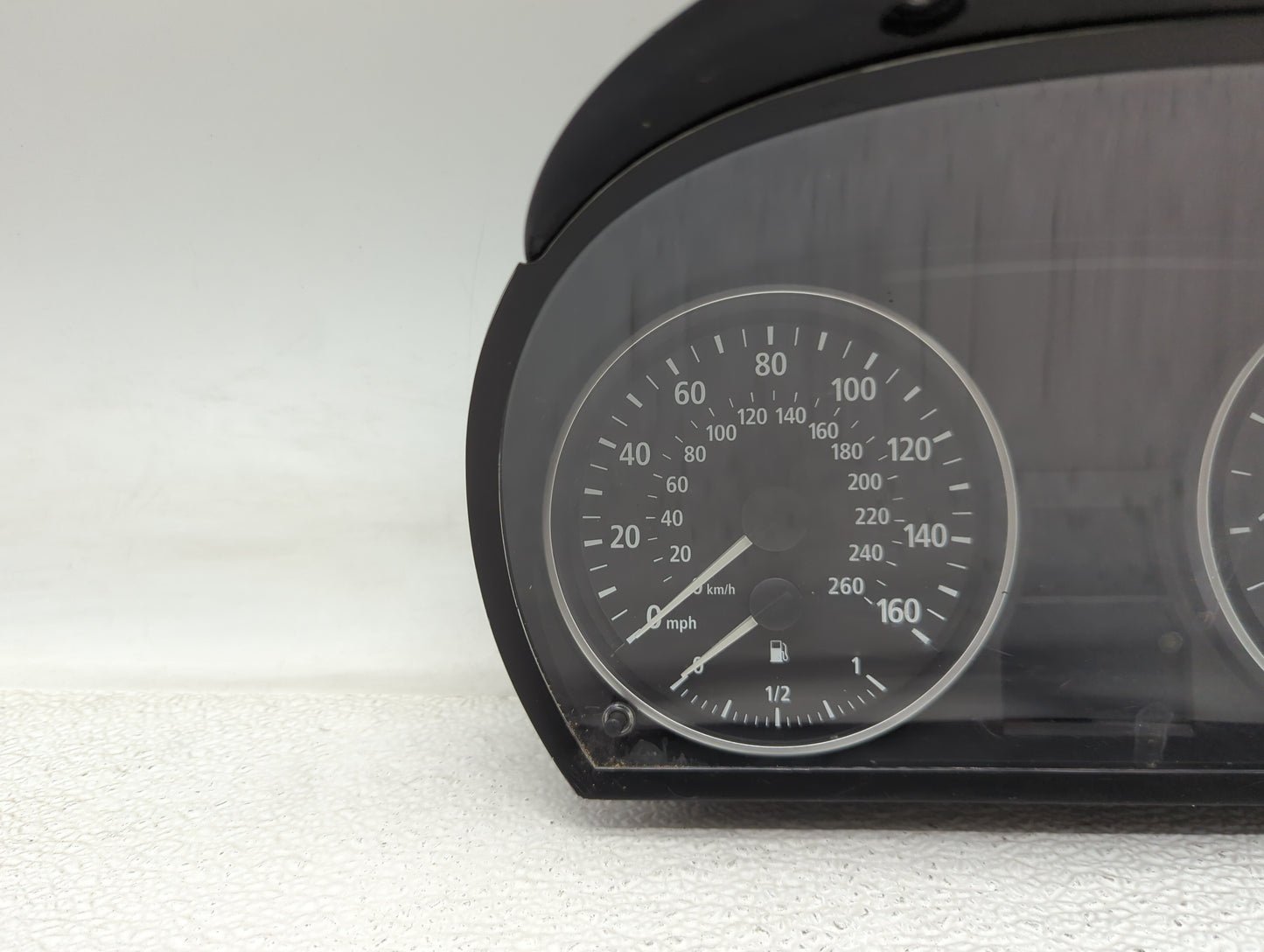 2006 Bmw 325i Instrument Cluster Speedometer Gauges P/N:6974667-01 IK697466701U, A2C53117699 Fits OEM Used Auto Parts - Oemu