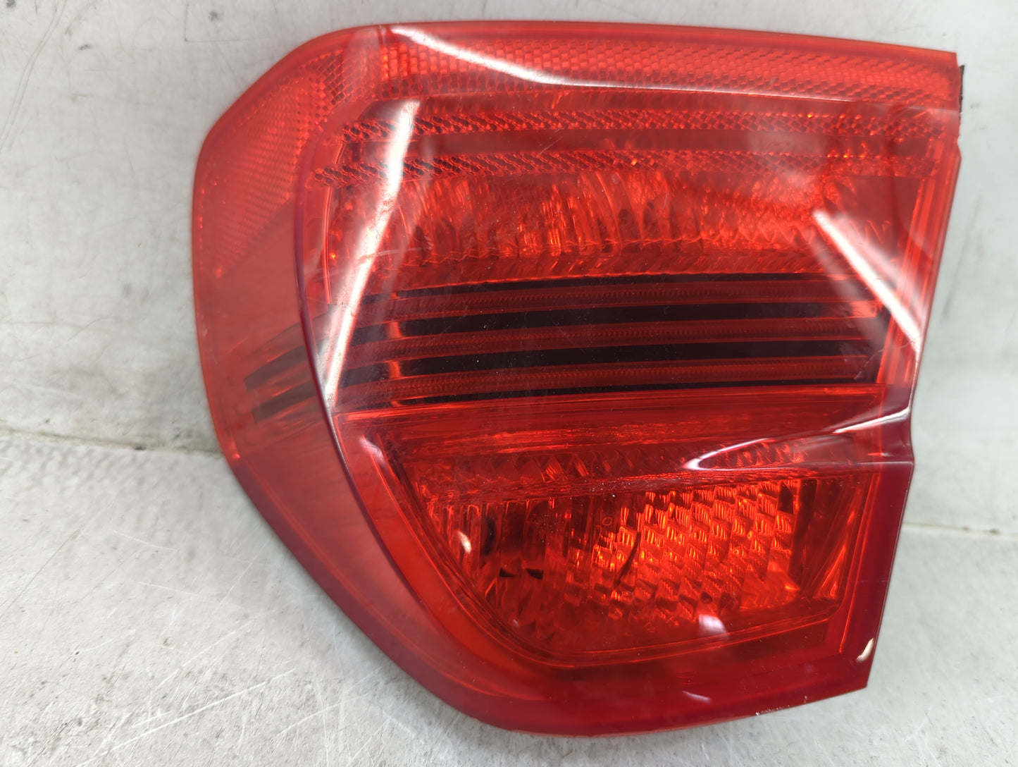 2006 Bmw 325i Tail Light Assembly Driver Left OEM Fits Fits 2007 2008 OEM Used Auto Parts - Oemusedautoparts1.com