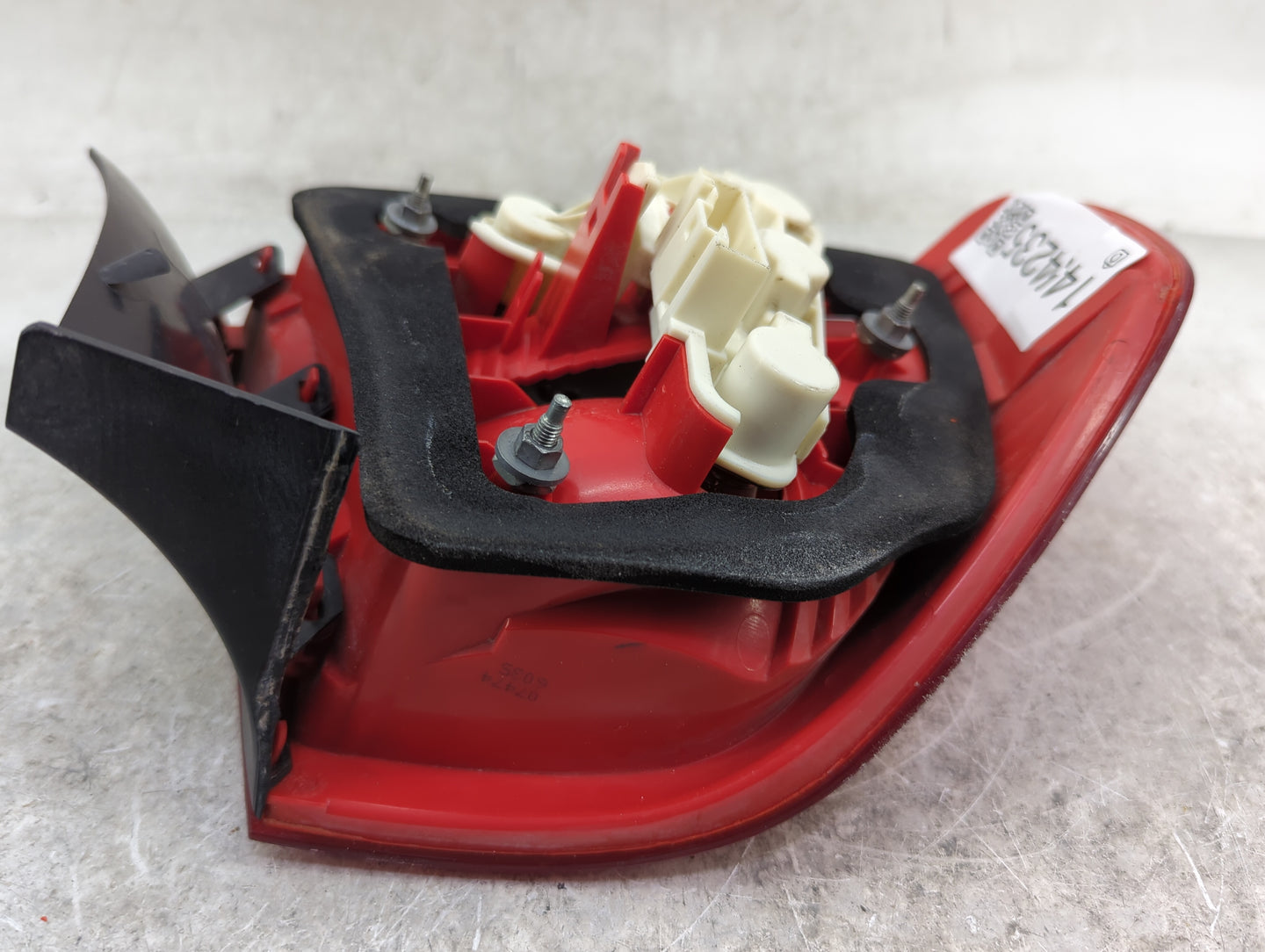 2006 Bmw 325i Tail Light Assembly Driver Left OEM Fits Fits 2007 2008 OEM Used Auto Parts - Oemusedautoparts1.com