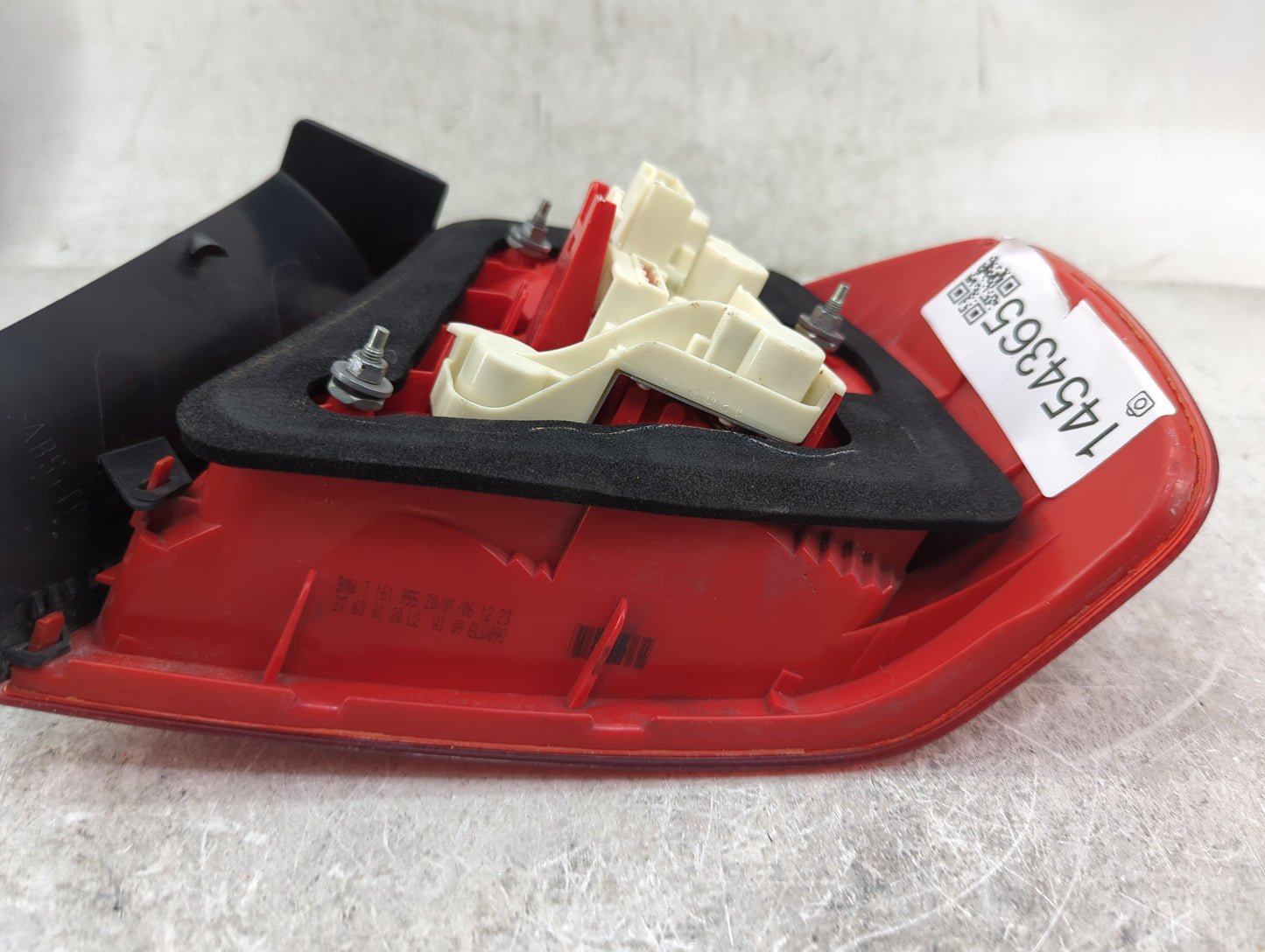 2006 Bmw 325i Tail Light Assembly Passenger Right OEM P/N:63217161955 Fits Fits 2007 2008 OEM Used Auto Parts - Oemusedautop