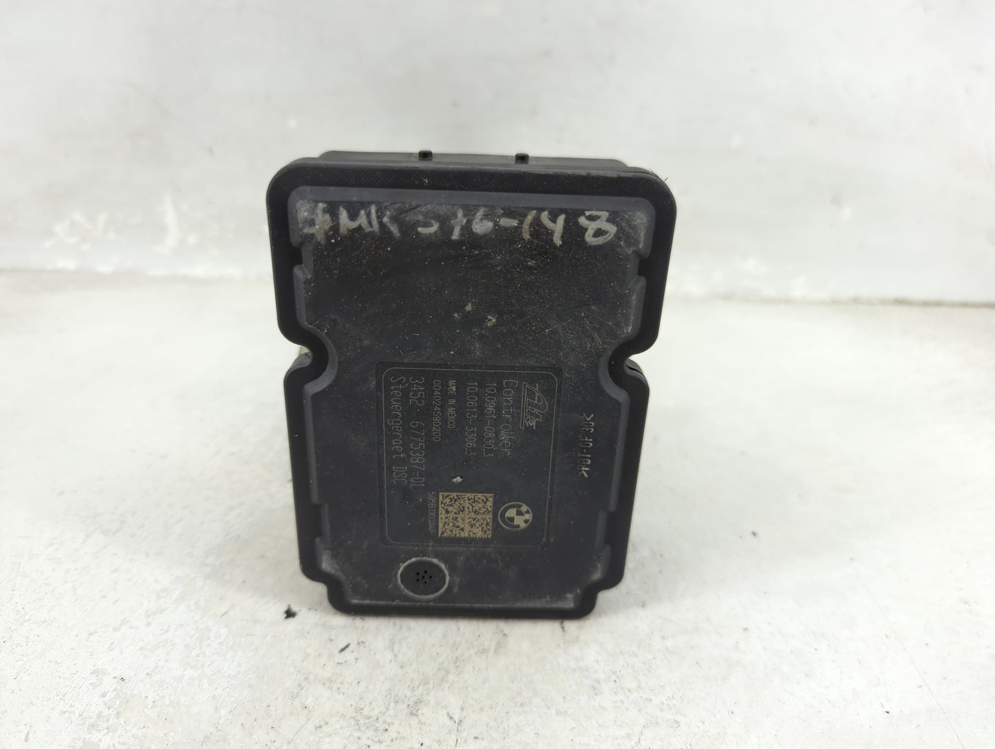 2006 Bmw 325i ABS Pump Control Module Replacement P/N:3451-6774929-01 Fits OEM Used Auto Parts - Oemusedautoparts1.com