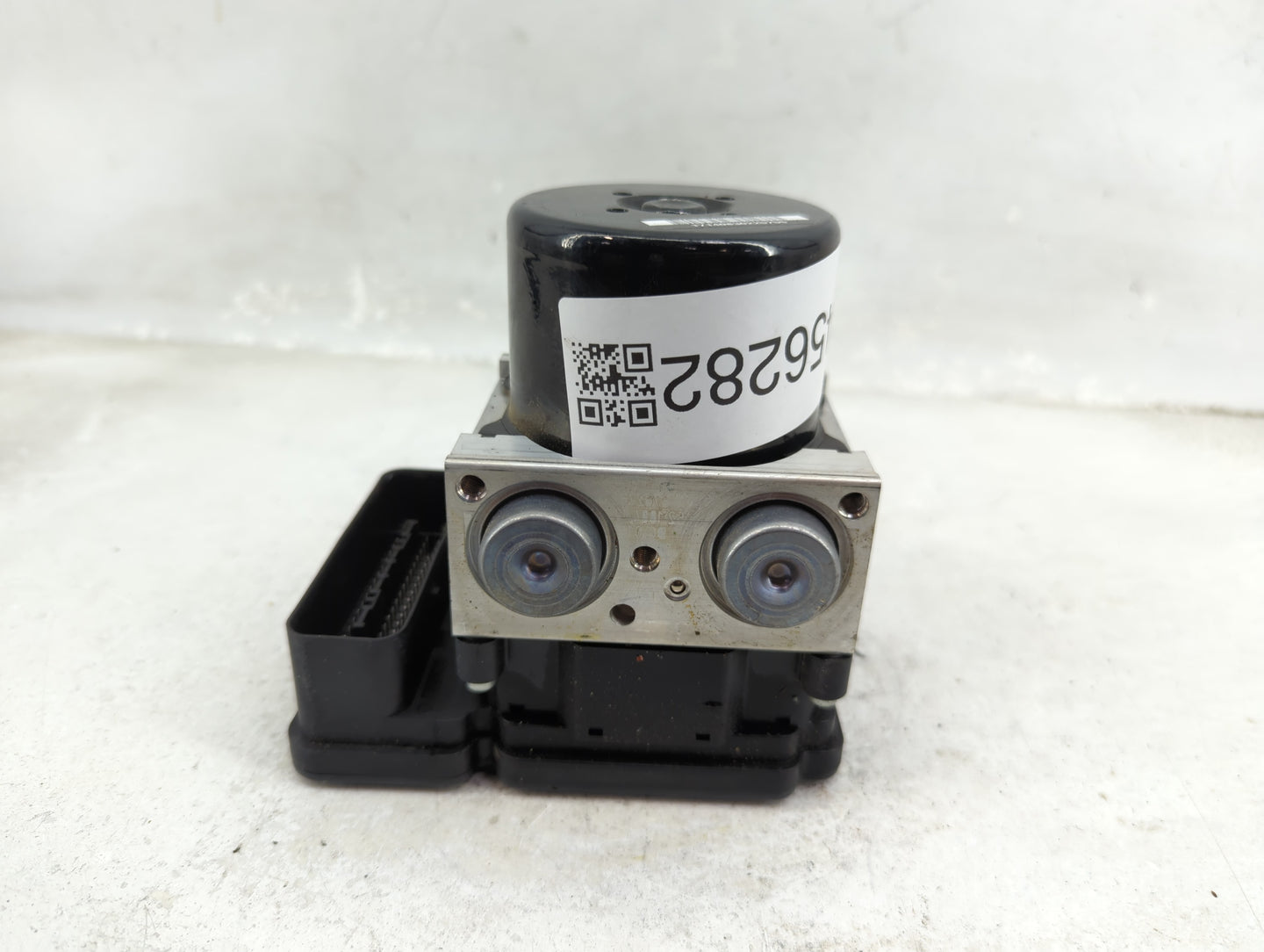 2006 Bmw 325i ABS Pump Control Module Replacement P/N:3451-6774929-01 Fits OEM Used Auto Parts - Oemusedautoparts1.com