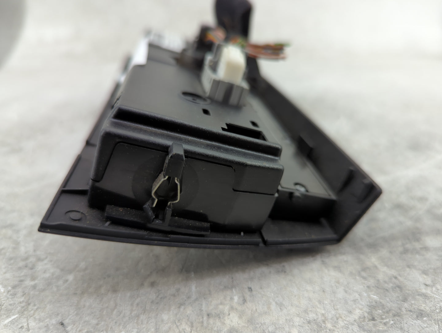 2006 Bmw 325i Climate Control Module Temperature AC/Heater Replacement P/N:6958536-01 Fits OEM Used Auto Parts - Oemusedauto