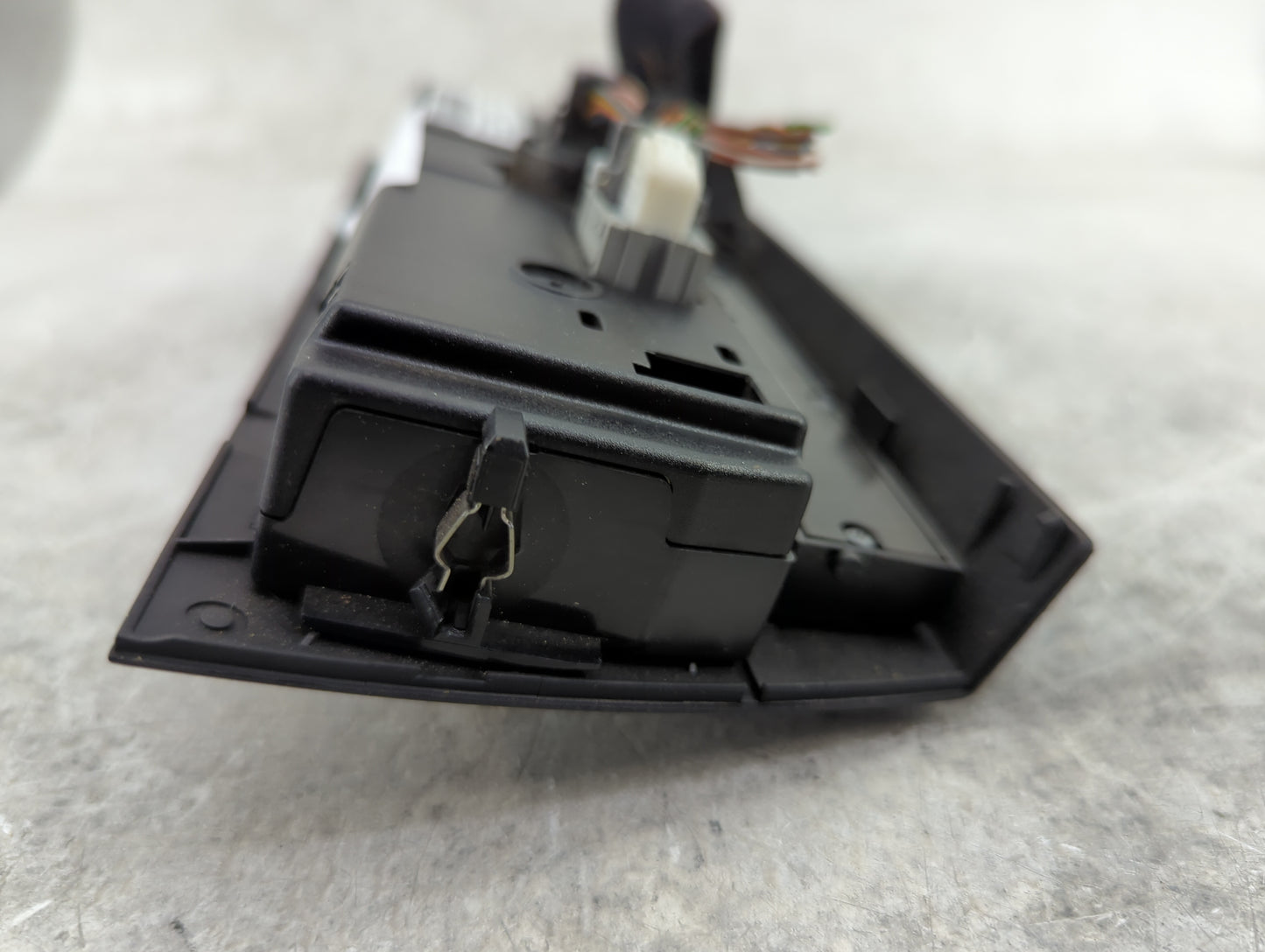 2006 Bmw 325i Climate Control Module Temperature AC/Heater Replacement P/N:6958536-01 Fits OEM Used Auto Parts - Oemusedauto