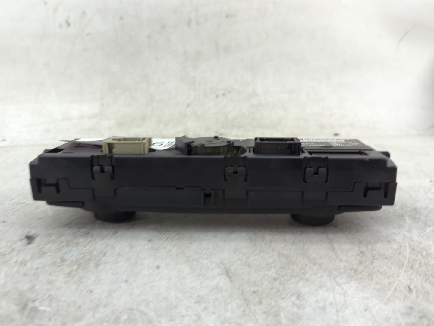 2006 Bmw 325i Climate Control Module Temperature AC/Heater Replacement P/N:6983944-01 Fits OEM Used Auto Parts - Oemusedauto