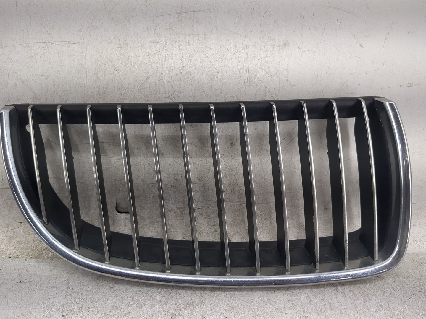 2006-2006 Bmw 325i Front Grille Bumper Not Included 1459893 - Oemusedautoparts1.com