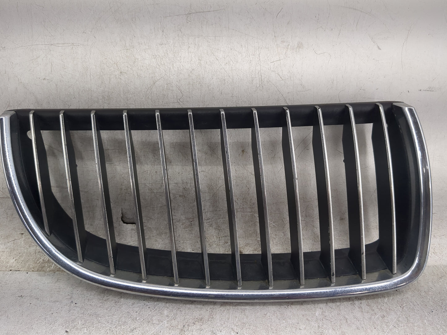 2006-2006 Bmw 325i Front Grille Bumper Not Included 1459893 - Oemusedautoparts1.com