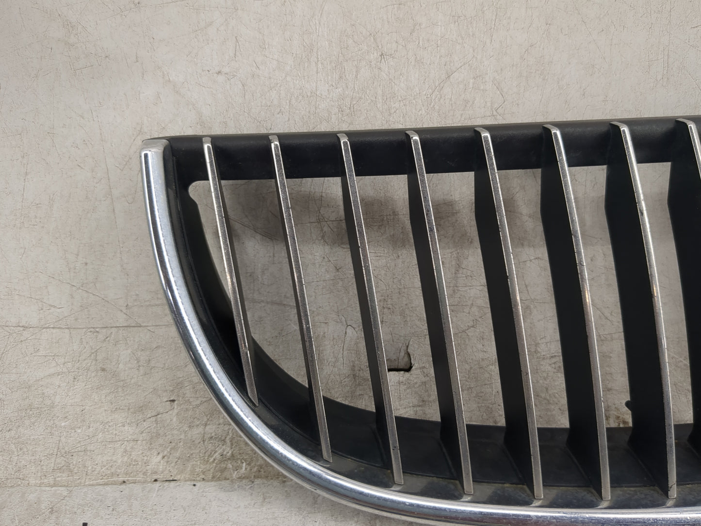2006-2006 Bmw 325i Front Grille Bumper Not Included 1459893 - Oemusedautoparts1.com