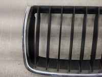 2006-2006 Bmw 325i Front Grille Bumper Not Included 1459908 - Oemusedautoparts1.com