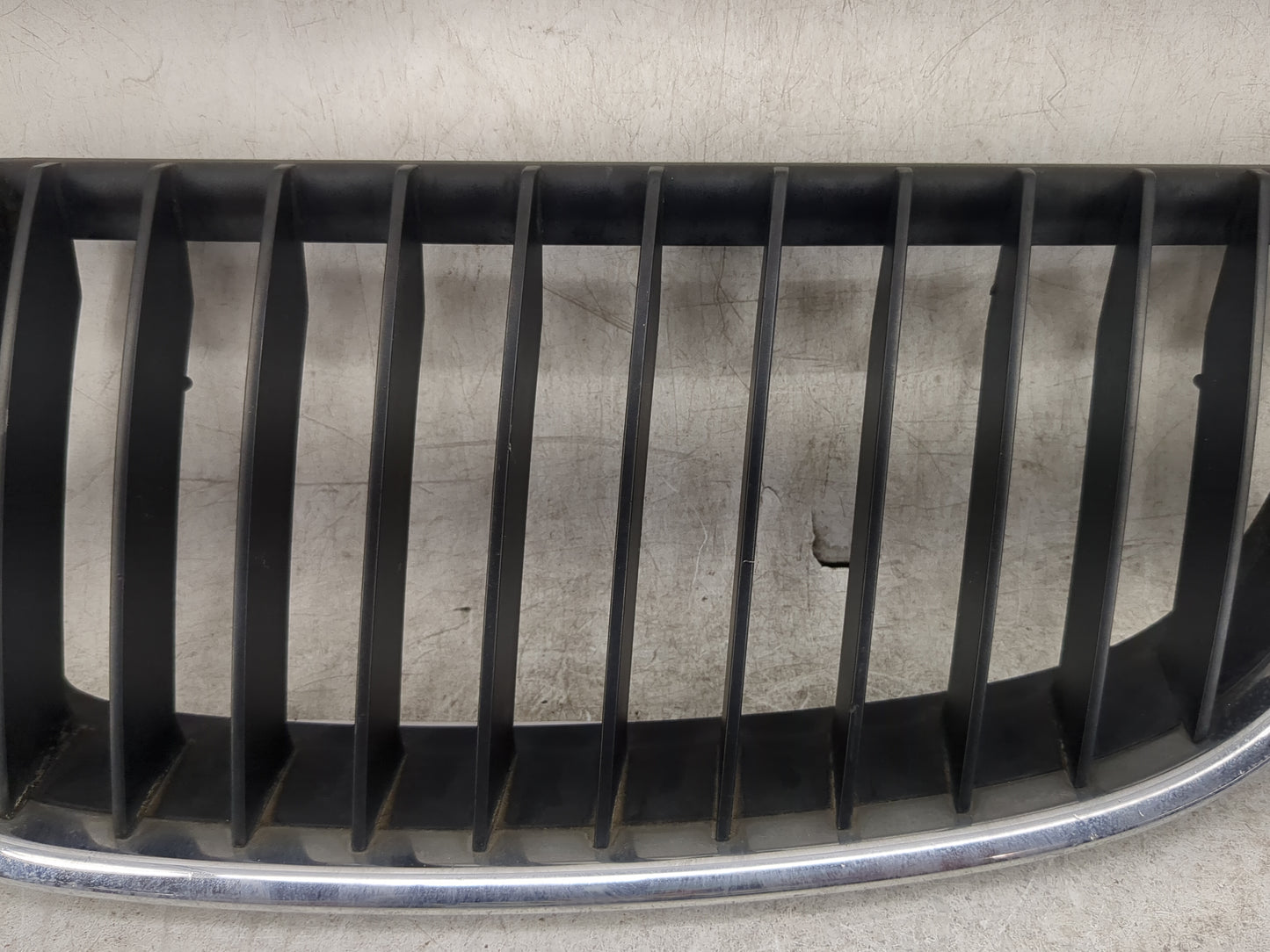 2006-2006 Bmw 325i Front Grille Bumper Not Included 1459908 - Oemusedautoparts1.com