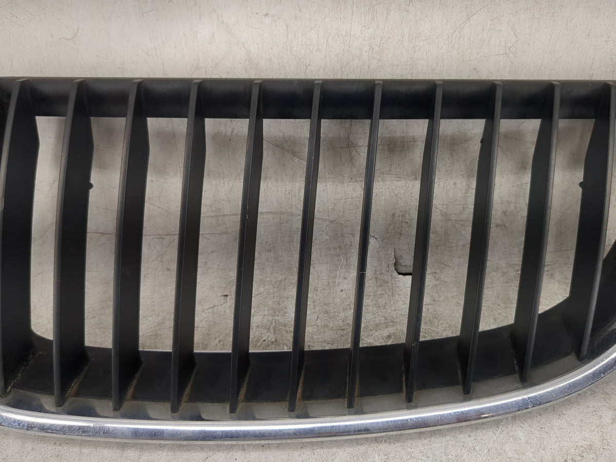 2006-2006 Bmw 325i Front Grille Bumper Not Included 1459908 - Oemusedautoparts1.com