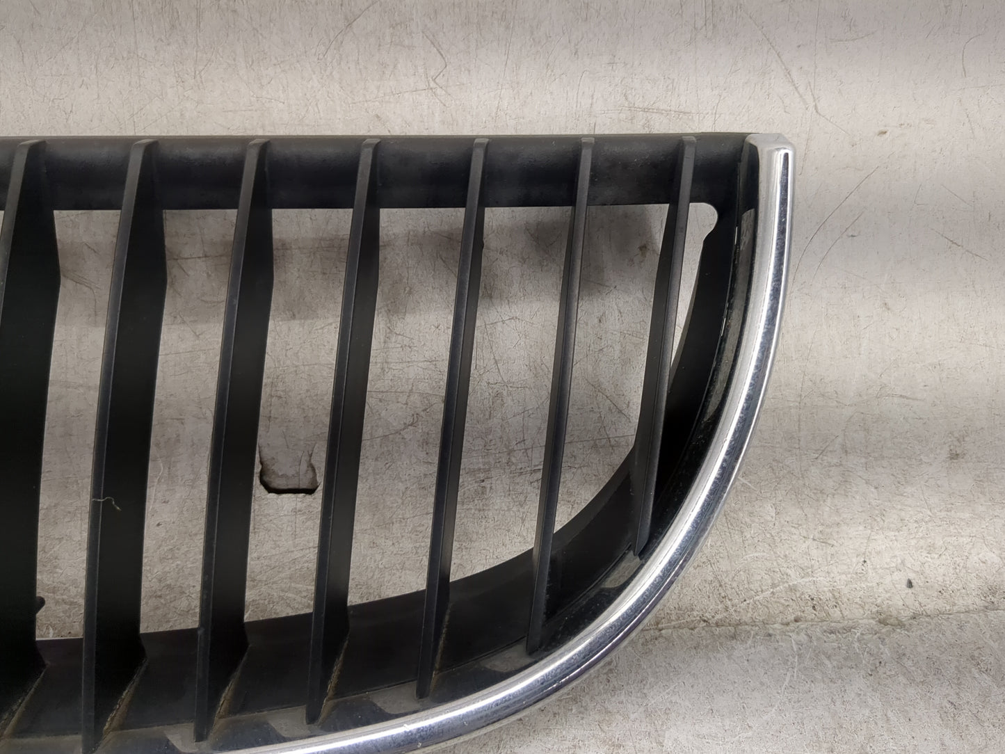 2006-2006 Bmw 325i Front Grille Bumper Not Included 1459908 - Oemusedautoparts1.com