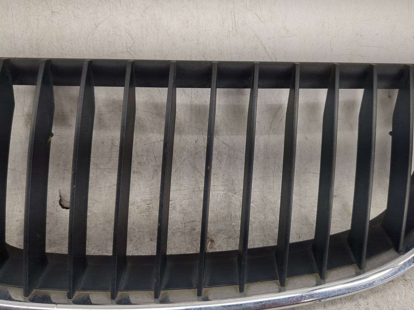 2006-2006 Bmw 325i Front Grille Bumper Not Included 1459987 - Oemusedautoparts1.com