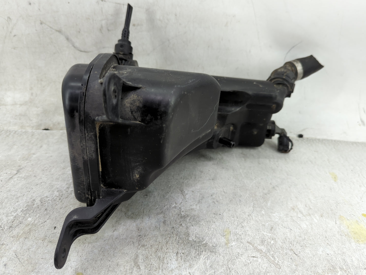 2006-2006 Bmw 325i Radiator Coolant Overflow Expansion Tank Bottle - Oemusedautoparts1.com