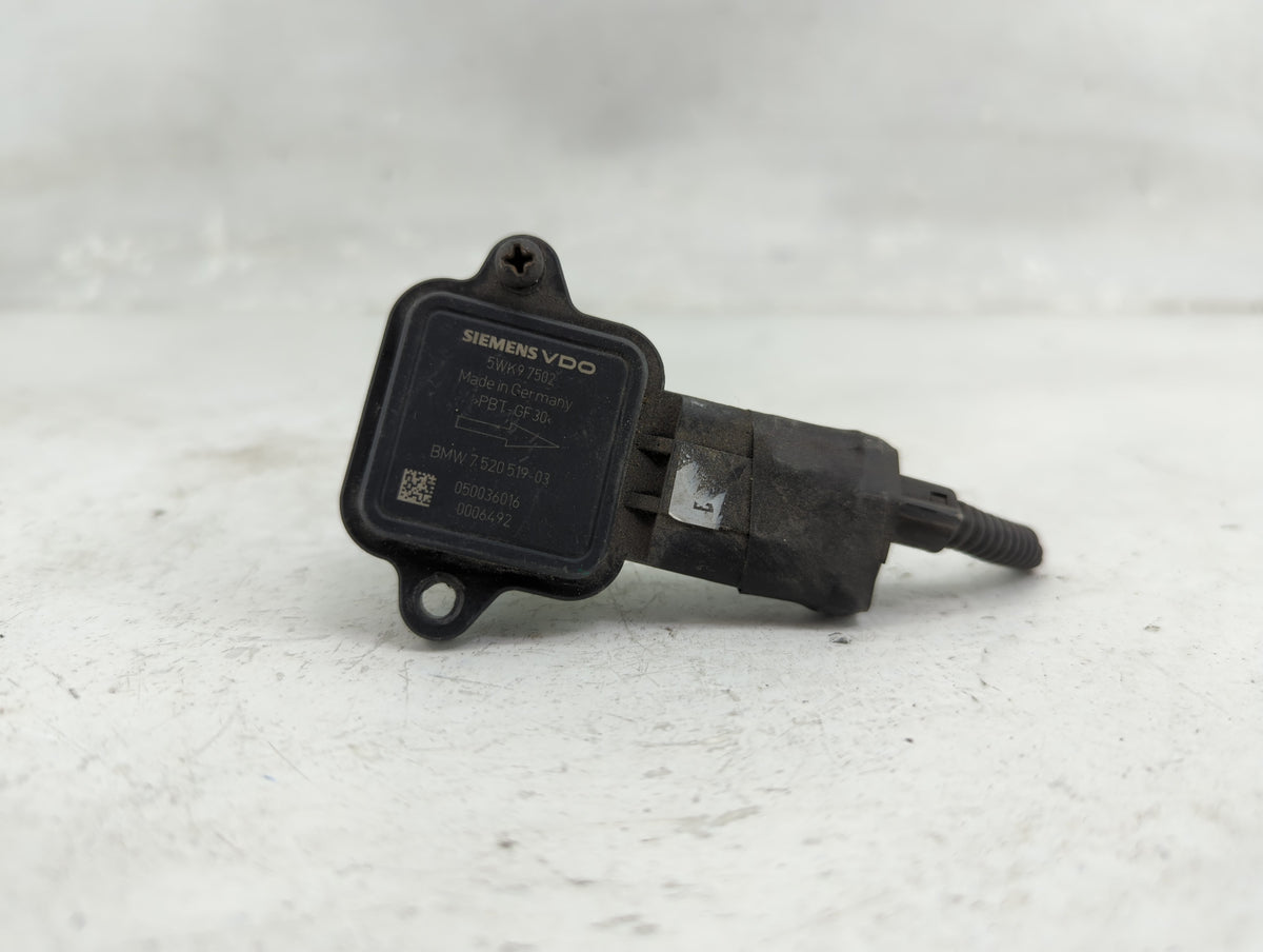 2006-2006 Bmw 325i Mass Air Flow Meter Maf Sensor 1463618 - Oemusedautoparts1.com