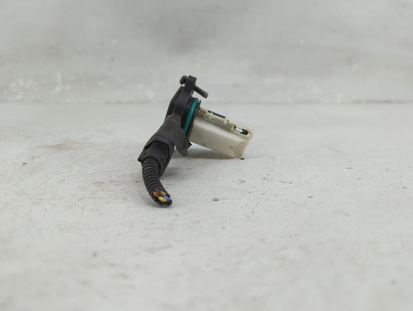 2006-2006 Bmw 325i Mass Air Flow Meter Maf 1463618 - Oemusedautoparts1.com