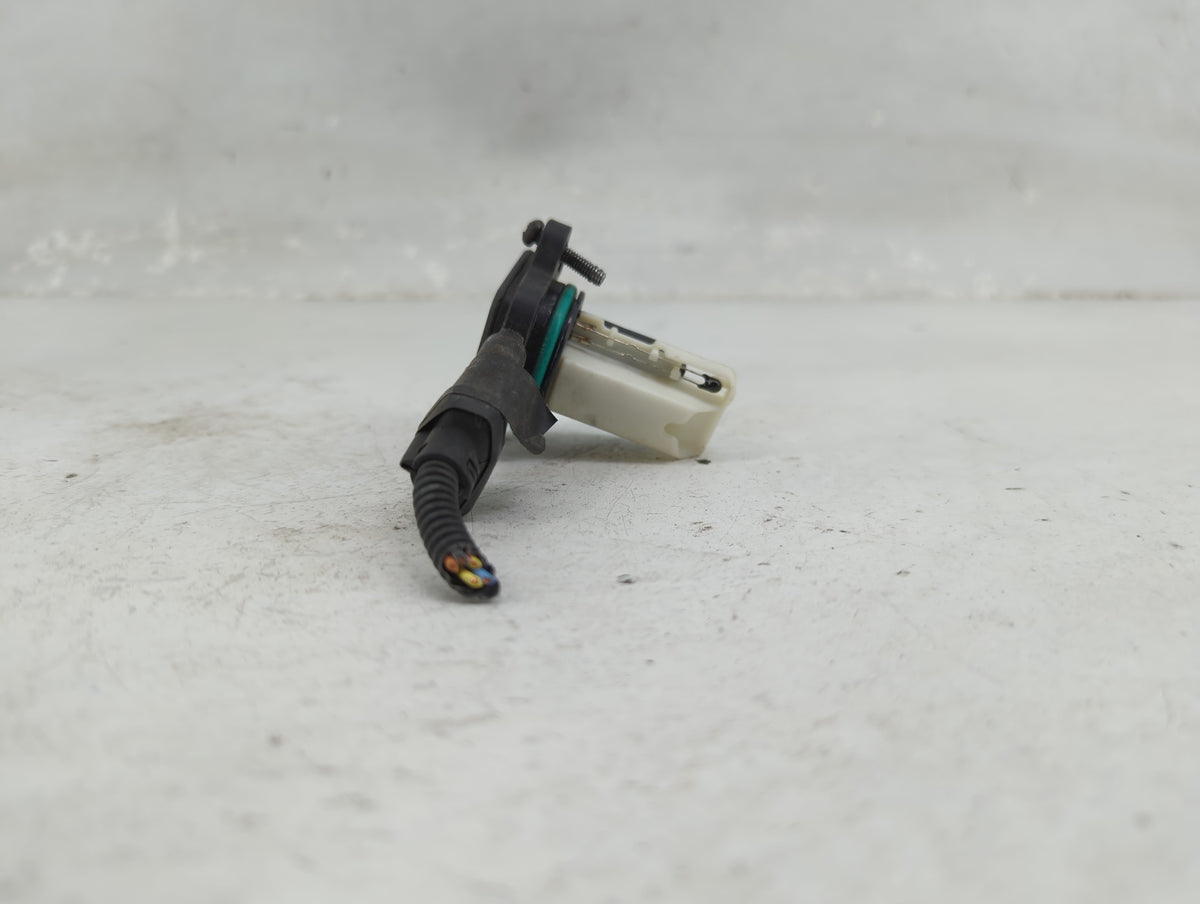 2006-2006 Bmw 325i Mass Air Flow Meter Maf Sensor 1463618 - Oemusedautoparts1.com