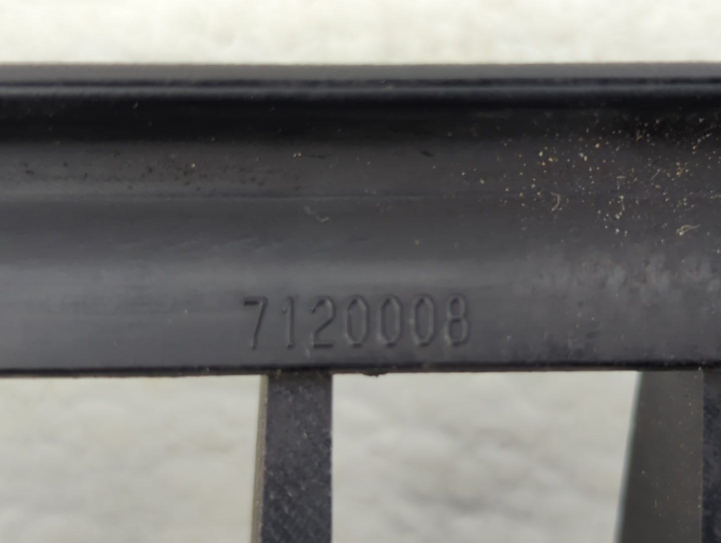 2006-2006 Bmw 325i Front Grille Bumper Not Included - Oemusedautoparts1.com
