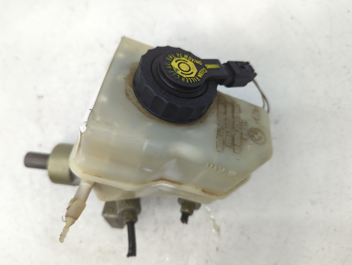 2006-2006 Bmw 325i Brake Master Cylinder - Oemusedautoparts1.com