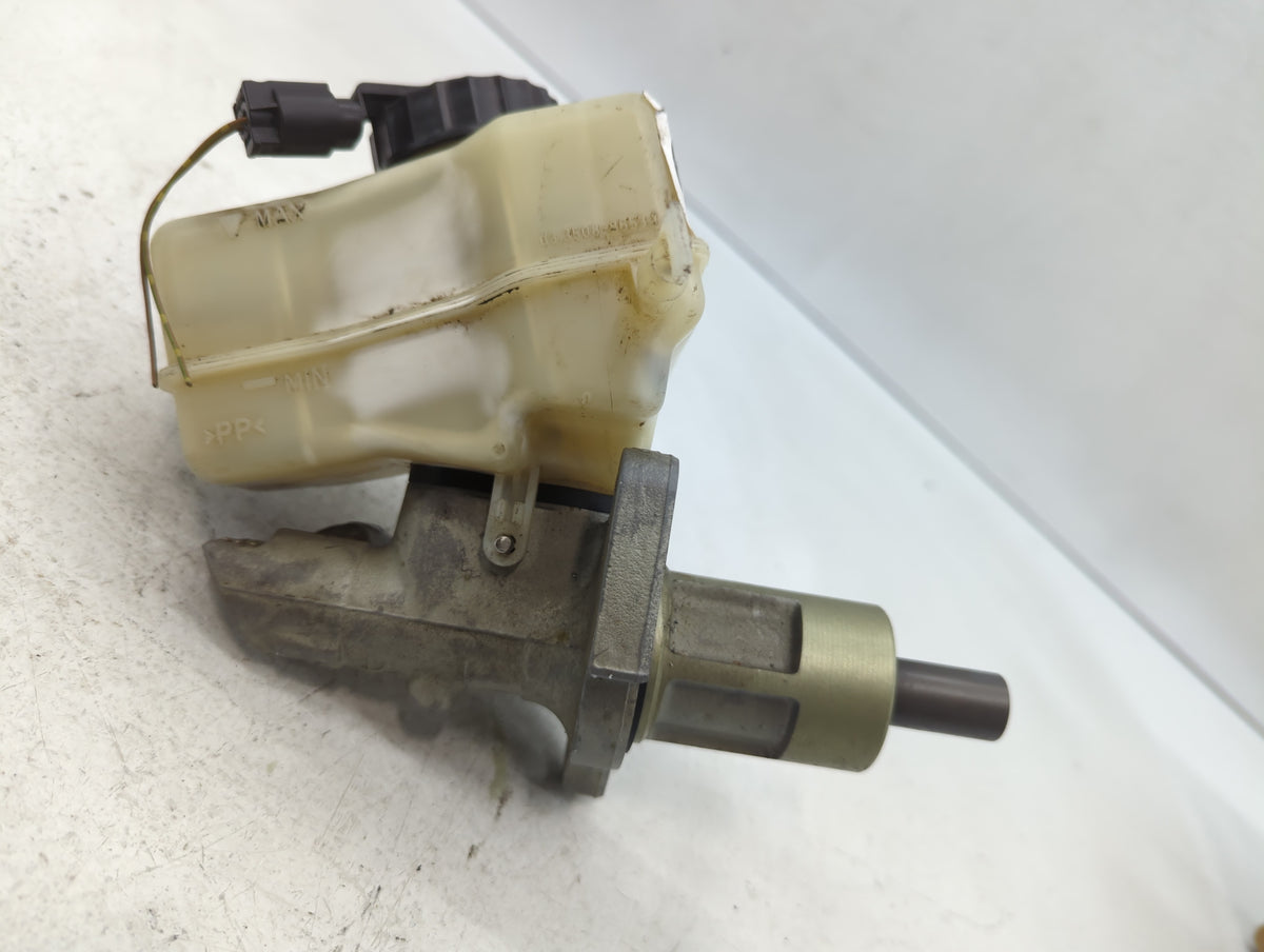 2006-2006 Bmw 325i Brake Master Cylinder - Oemusedautoparts1.com
