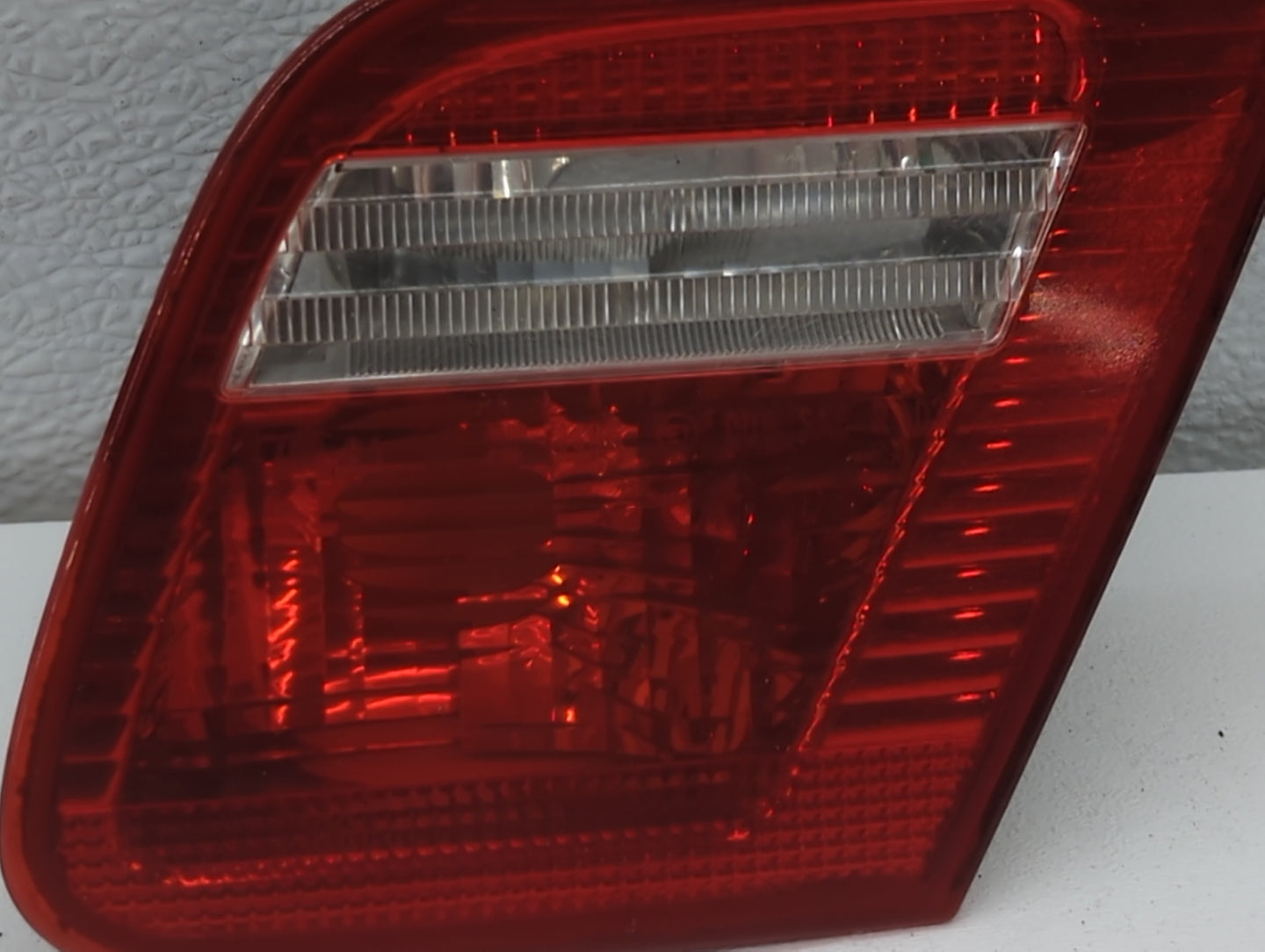 2006 Bmw 325i Tail Light Assembly Passenger Right OEM P/N:6 920 706 Fits Fits 2004 2005 OEM Used Auto Parts - Oemusedautopar