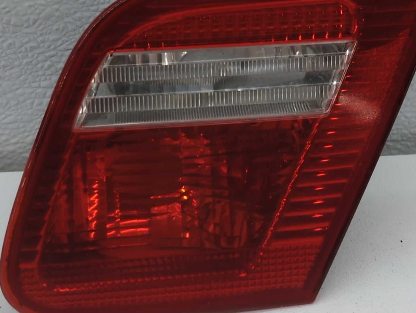 2006 Bmw 325i Tail Light Assembly Passenger Right OEM P/N:6 920 706 Fits Fits 2004 2005 OEM Used Auto Parts - Oemusedautopar