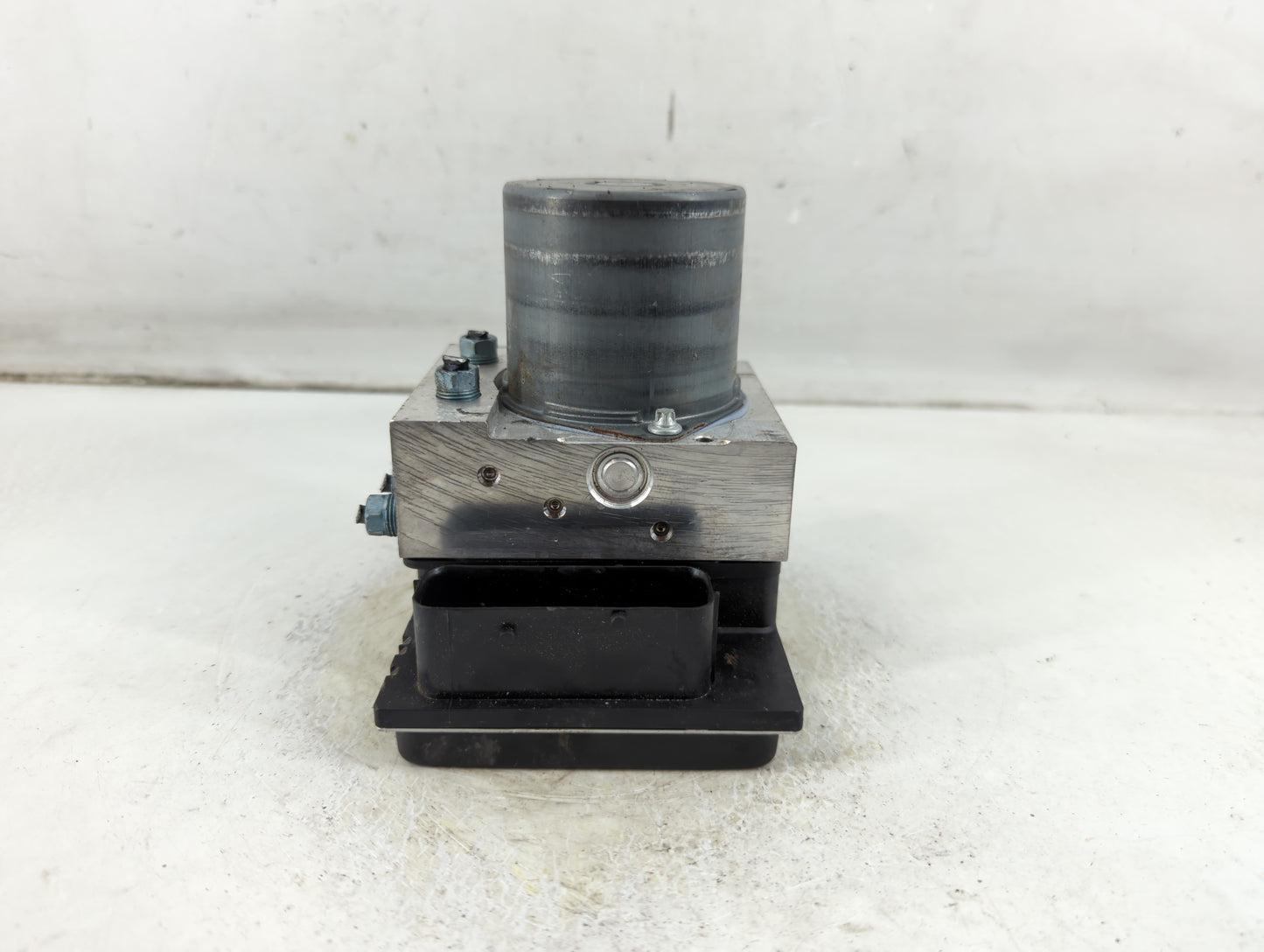 2006 Bmw 328i ABS Pump Control Module Replacement P/N:3451 6768550-01 Fits Fits 2002 2003 2004 2005 OEM Used Auto Parts - Oe