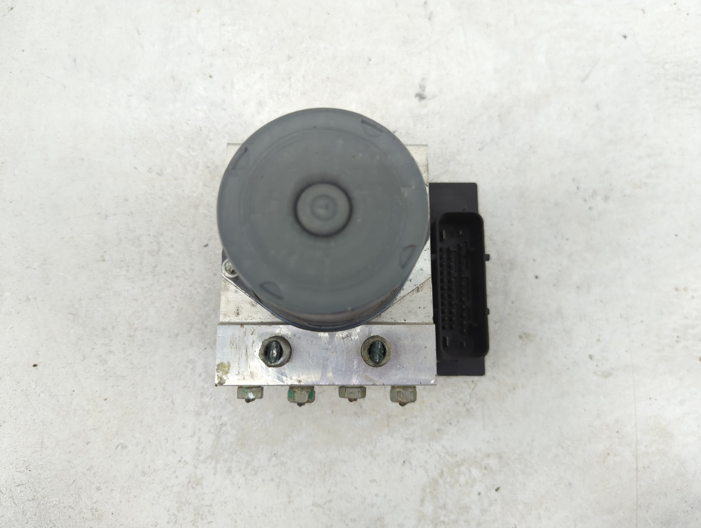 2006 Bmw 330i ABS Pump Control Module Replacement P/N:6768550 6775180 Fits OEM Used Auto Parts - Oemusedautoparts1.com