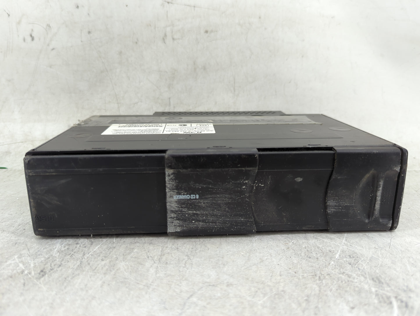 2006-2006 Bmw 330i Radio Cd Changer 65.13-9133083-01|9133083 - Oemusedautoparts1.com