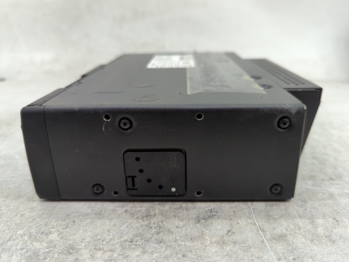 2006-2006 Bmw 330i Radio Cd Changer 65.13-9133083-01|9133083 - Oemusedautoparts1.com
