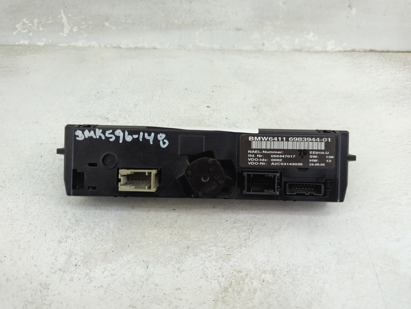 2006 Bmw 330i Climate Control Module Temperature AC/Heater Replacement P/N:6983944-01 Fits OEM Used Auto Parts - Oemusedauto