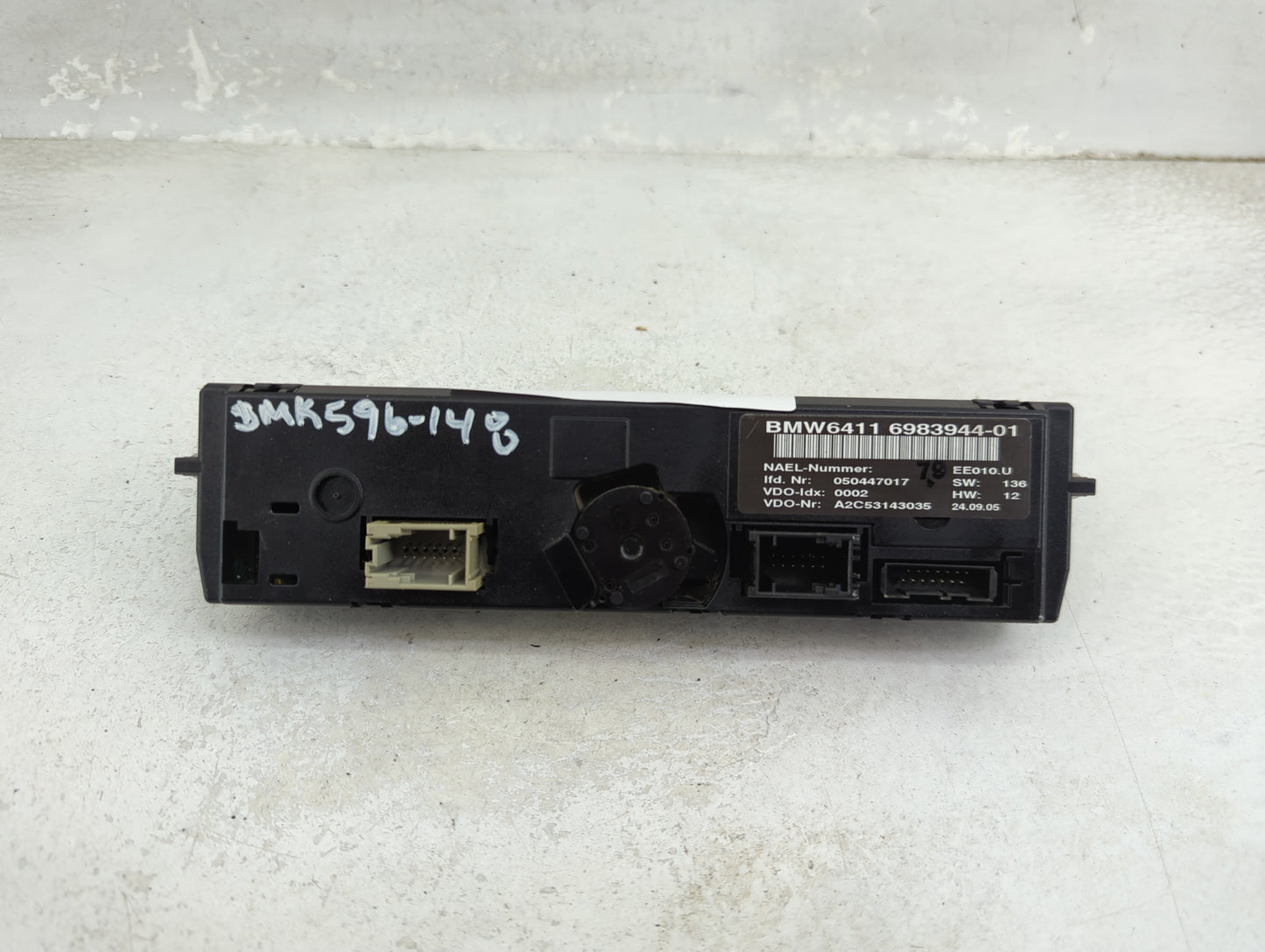 2006 Bmw 330i Climate Control Module Temperature AC/Heater Replacement P/N:6983944-01 Fits OEM Used Auto Parts - Oemusedauto