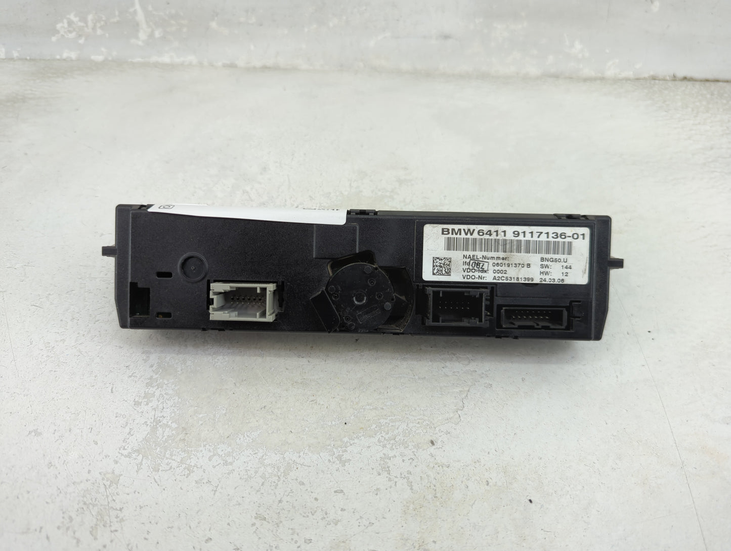 2006 Bmw 330i Climate Control Module Temperature AC/Heater Replacement P/N:9117136-01 BNG50.U, A2C53181399 Fits OEM Used Aut