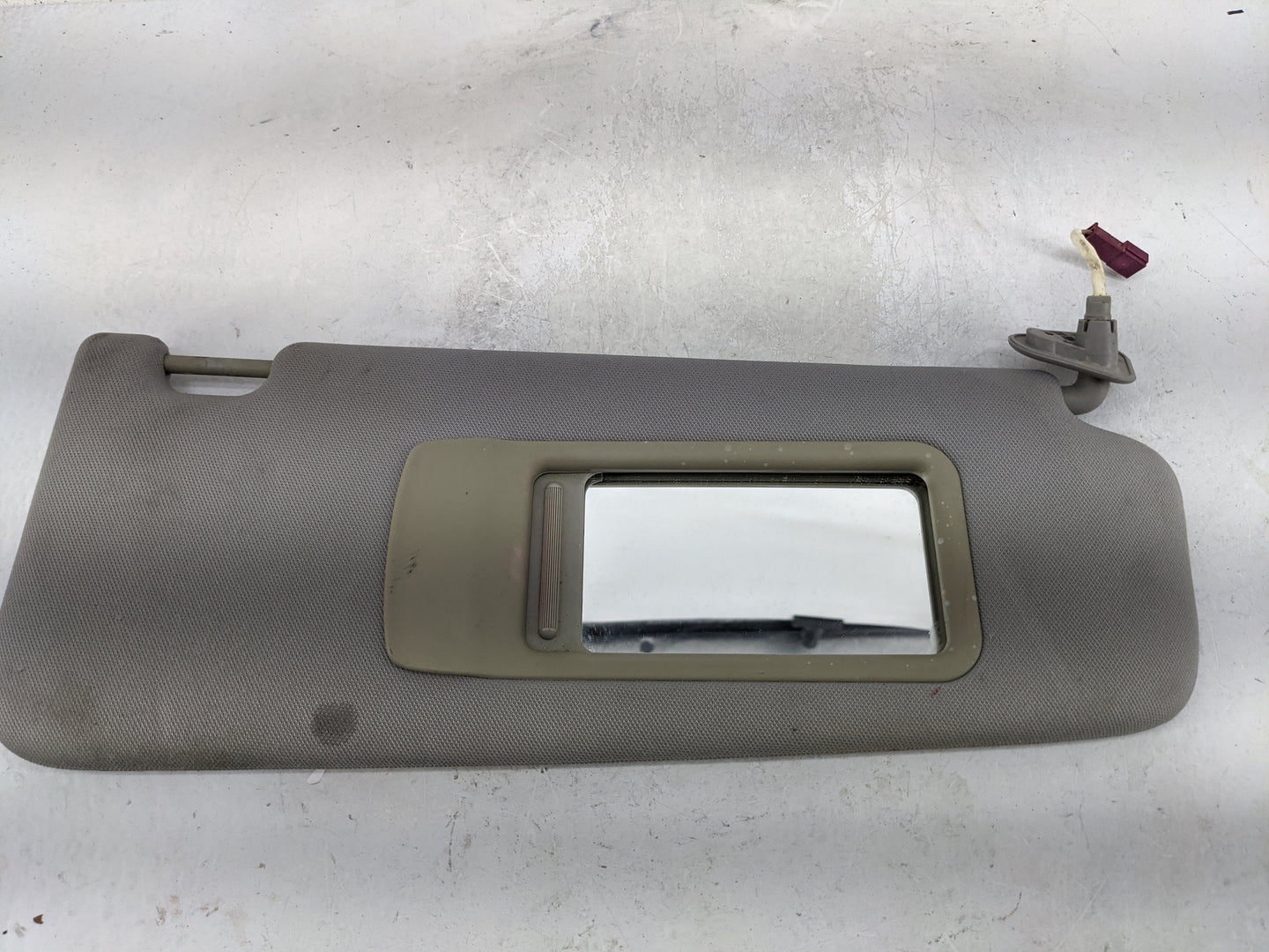 2006 Bmw 330i Sun Visor Shade Replacement Passenger Right Mirror Fits OEM Used Auto Parts - Oemusedautoparts1.com