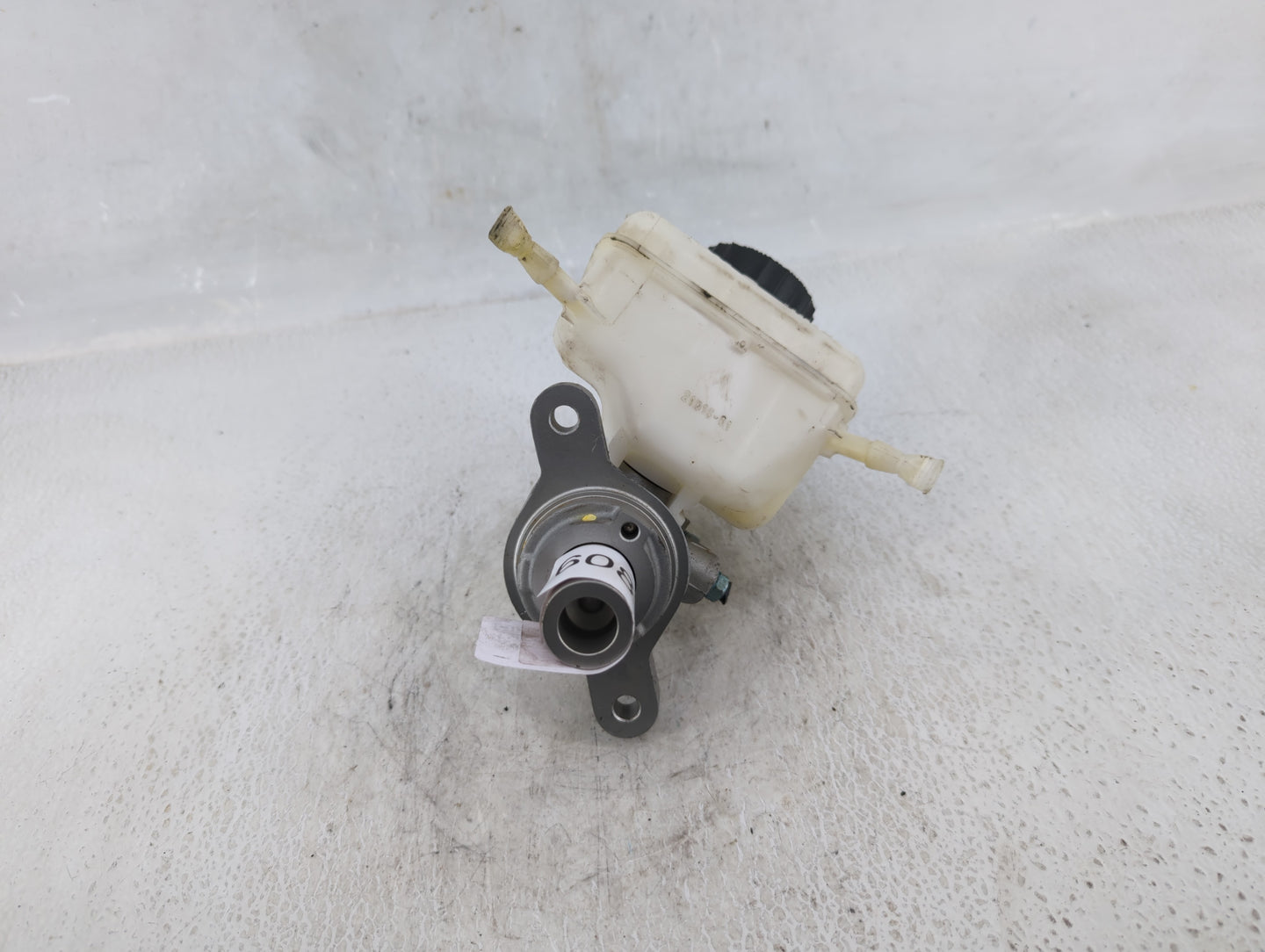 2006-2006 Bmw 330i Brake Master Cylinder Cream - Oemusedautoparts1.com
