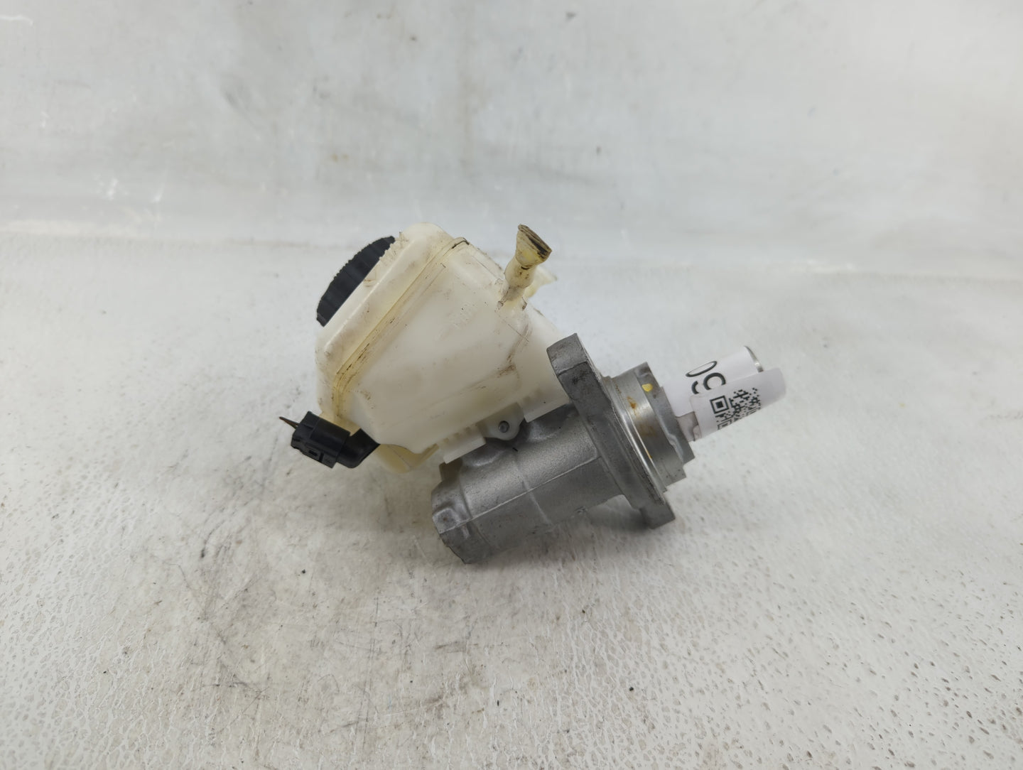 2006-2006 Bmw 330i Brake Master Cylinder Cream - Oemusedautoparts1.com