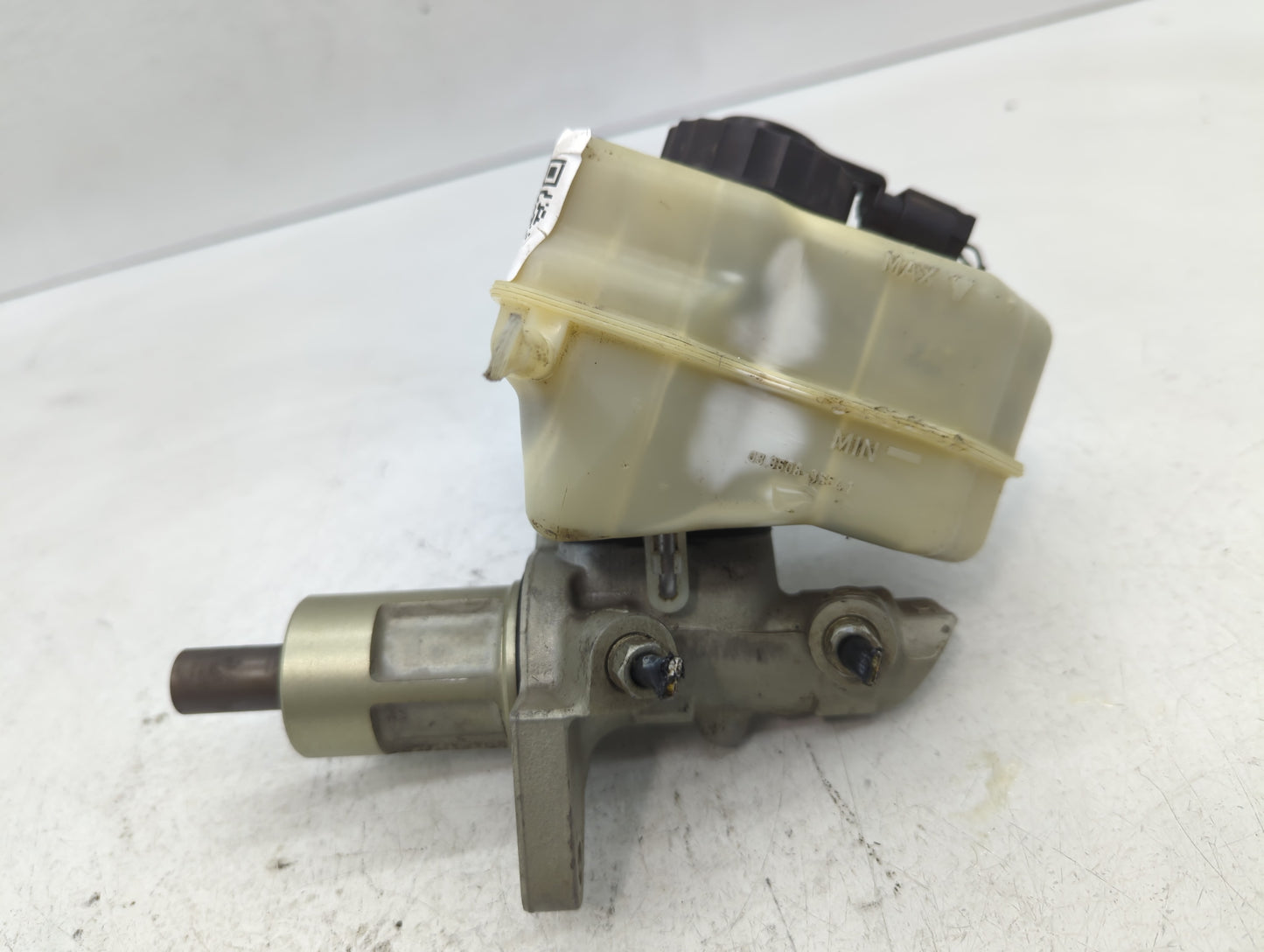 2006-2006 Bmw 330i Brake Master Cylinder - Oemusedautoparts1.com